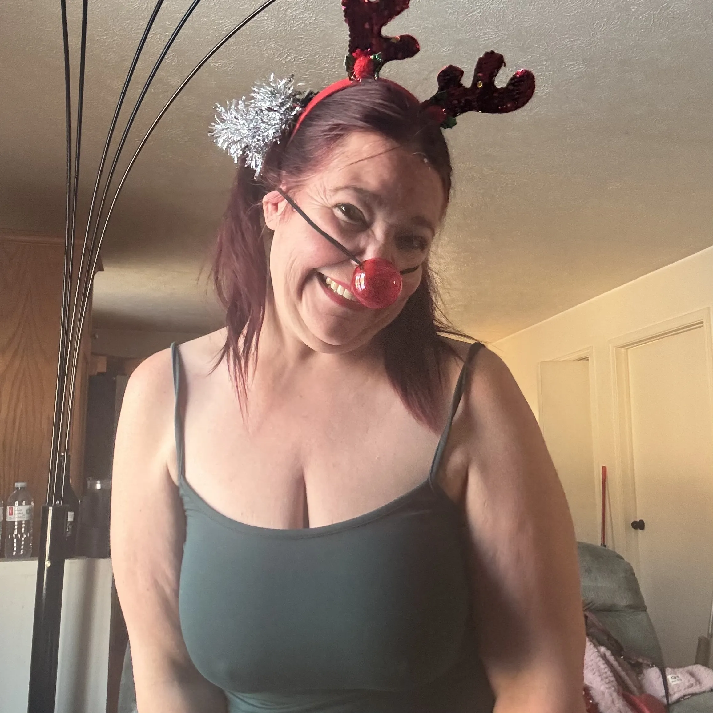 Live sex webcam photo for Sexy99Fox #8153291