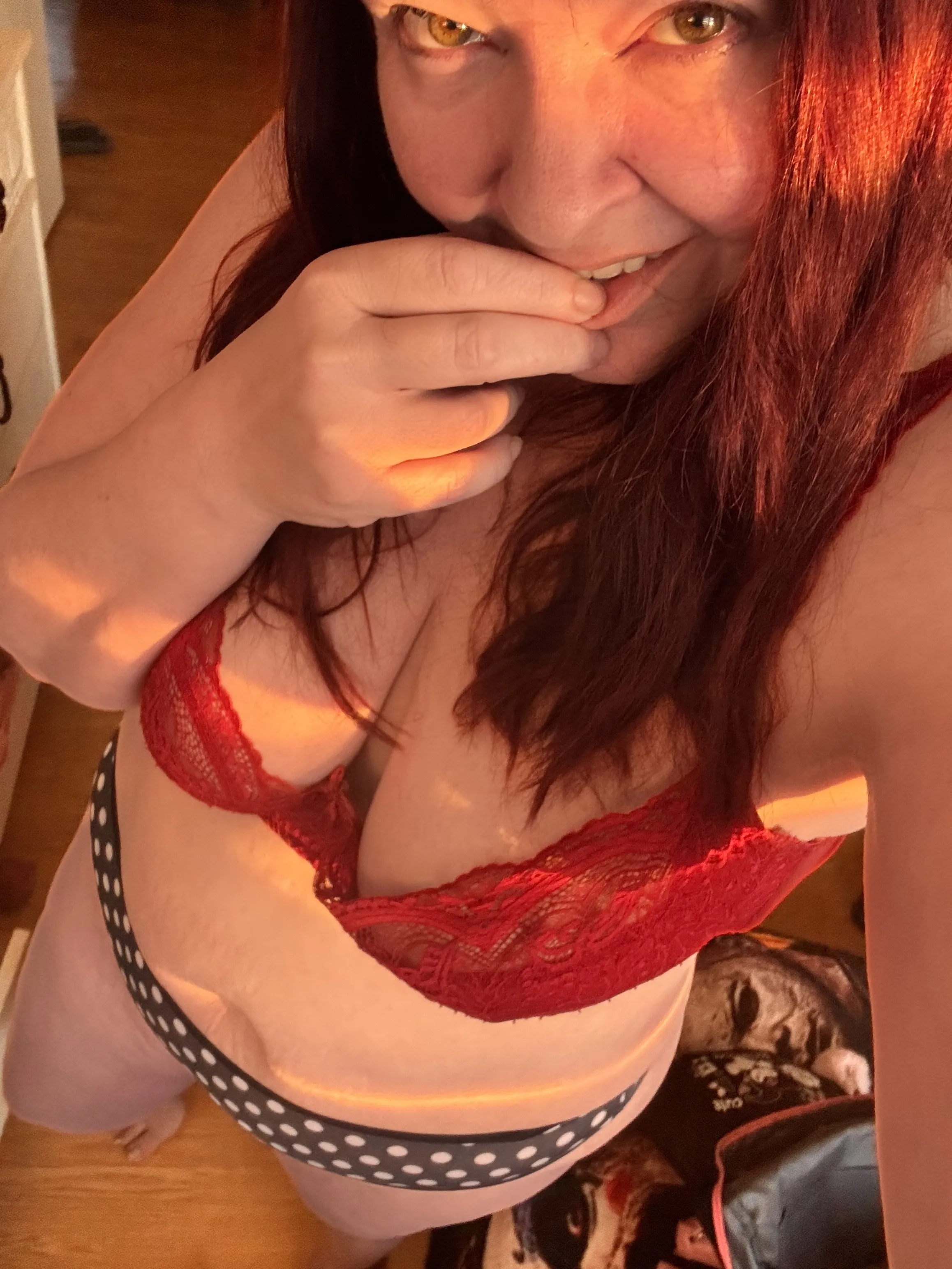Live sex webcam photo for Sexy99Fox #7807491