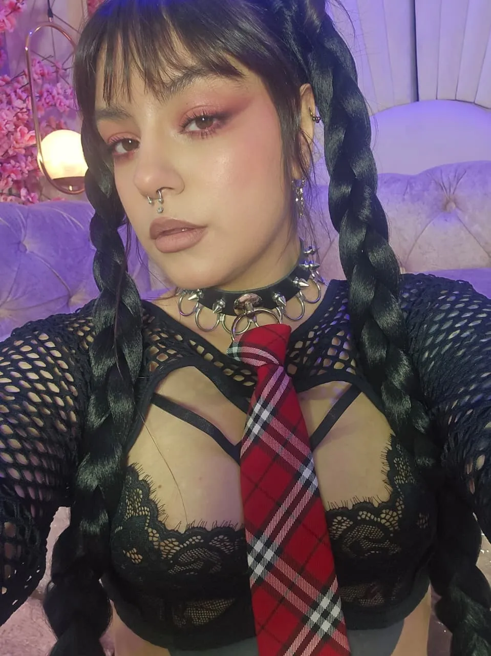 Live sex webcam photo for BizzyNoar19 #8467967