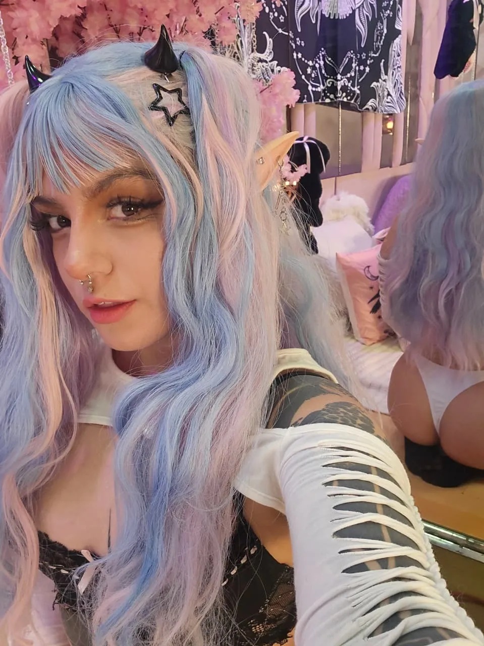 Live sex webcam photo for BizzyNoar19 #8156865