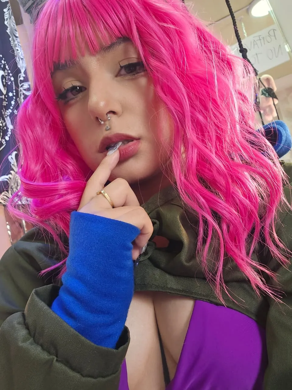 Live sex webcam photo for BizzyNoar19 #8244528