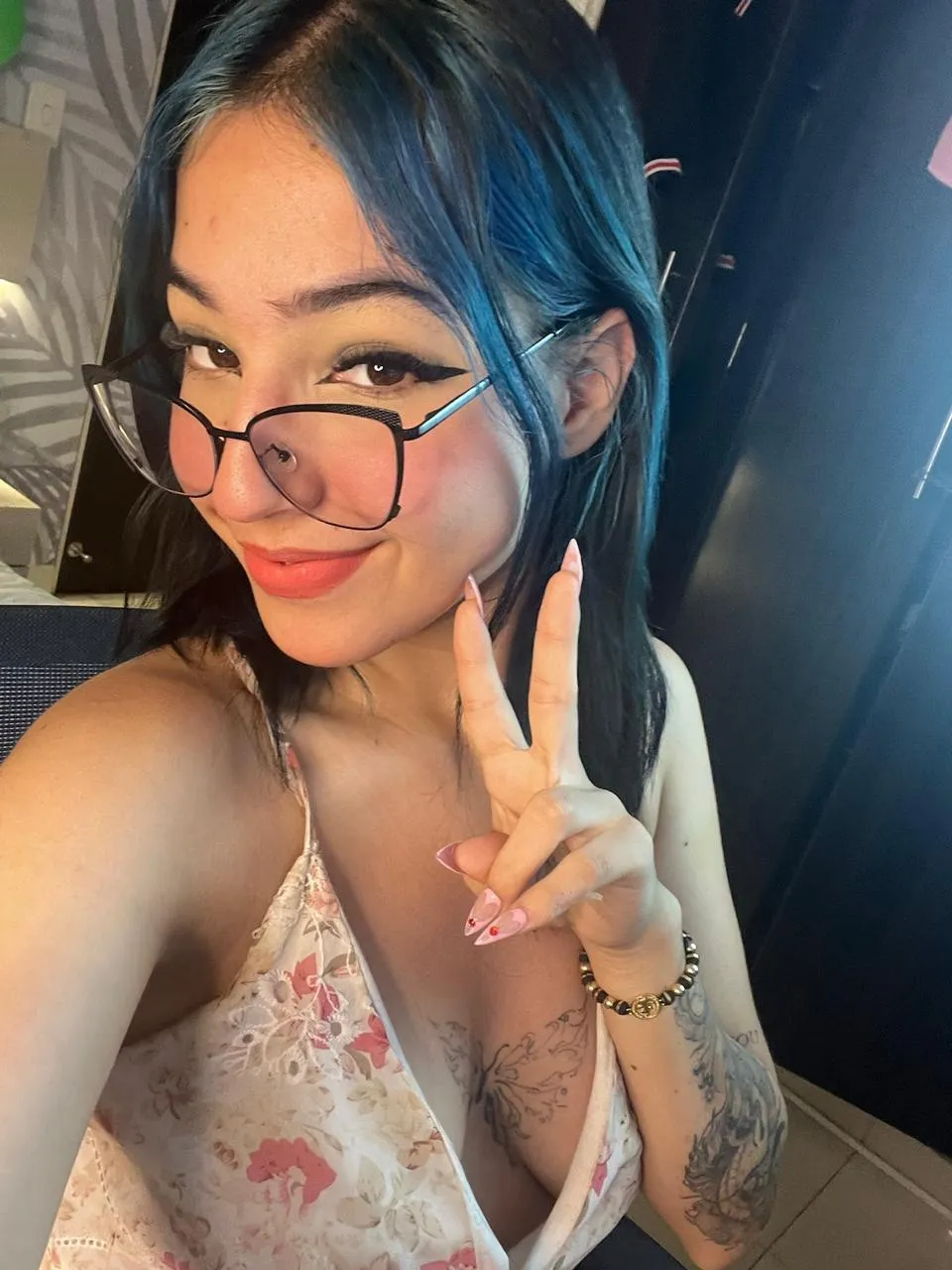 Live sex webcam photo for LizzyQueen_mml #7782874