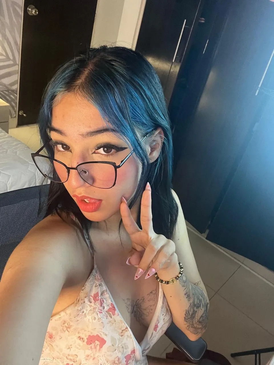 Live sex webcam photo for LizzyQueen_mml #7782877