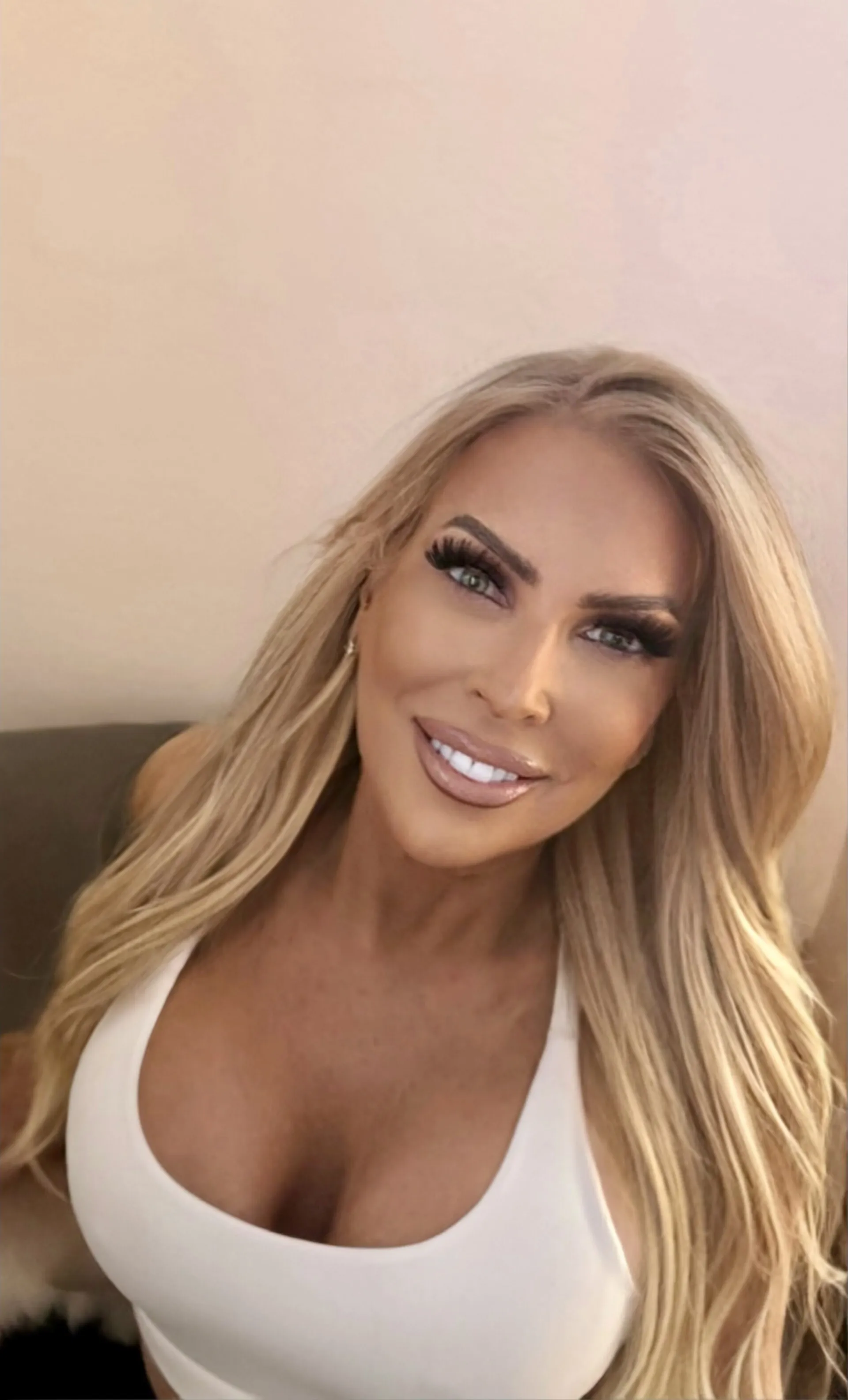 Live sex webcam photo for LaurenSummers #7773753