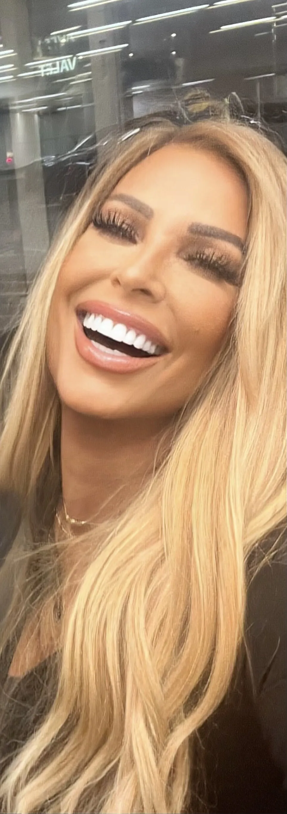 Live sex webcam photo for LaurenSummers #7773752