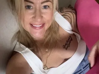 Live sex webcam photo for LittleMissSweetLips #8556242