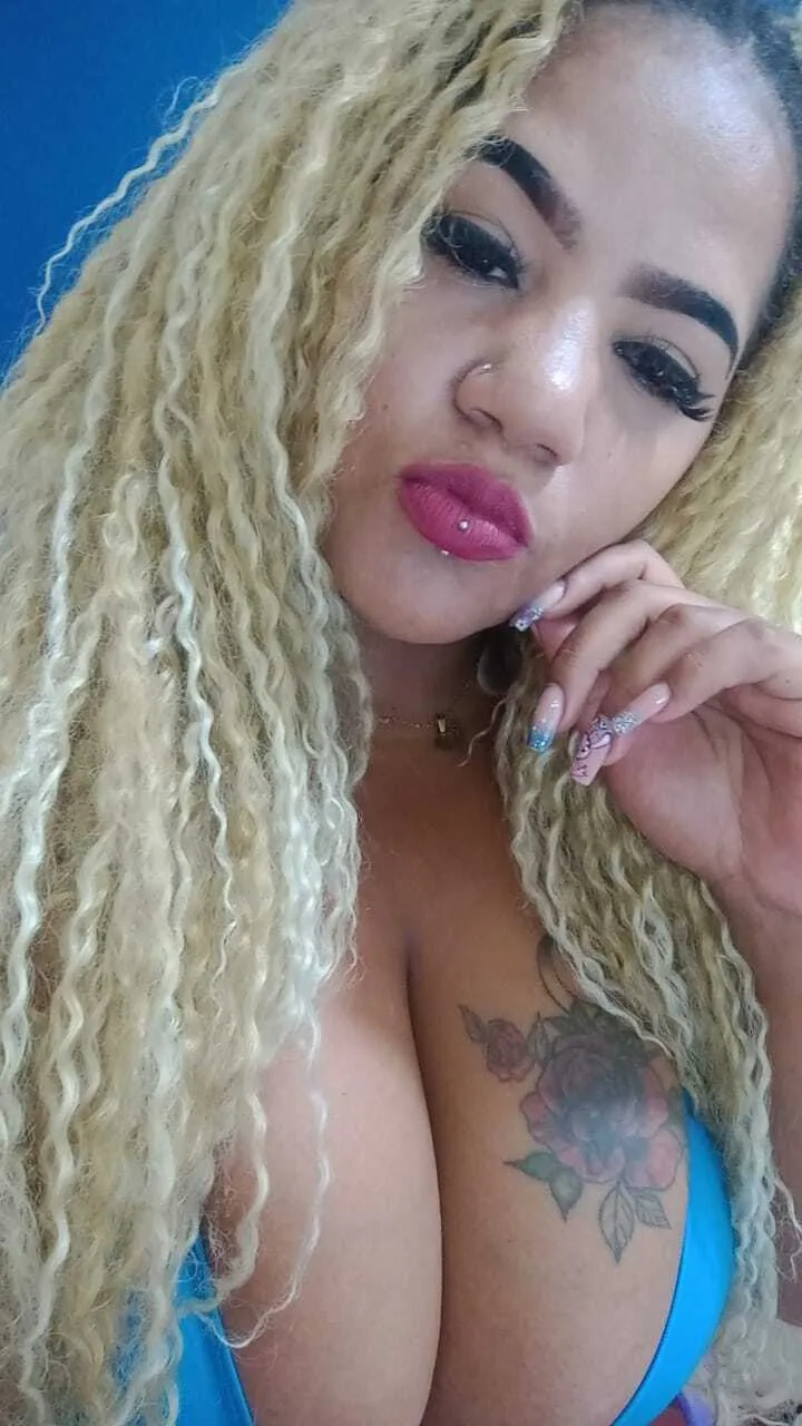 Live sex webcam photo for gisell_bigboobs #7994788