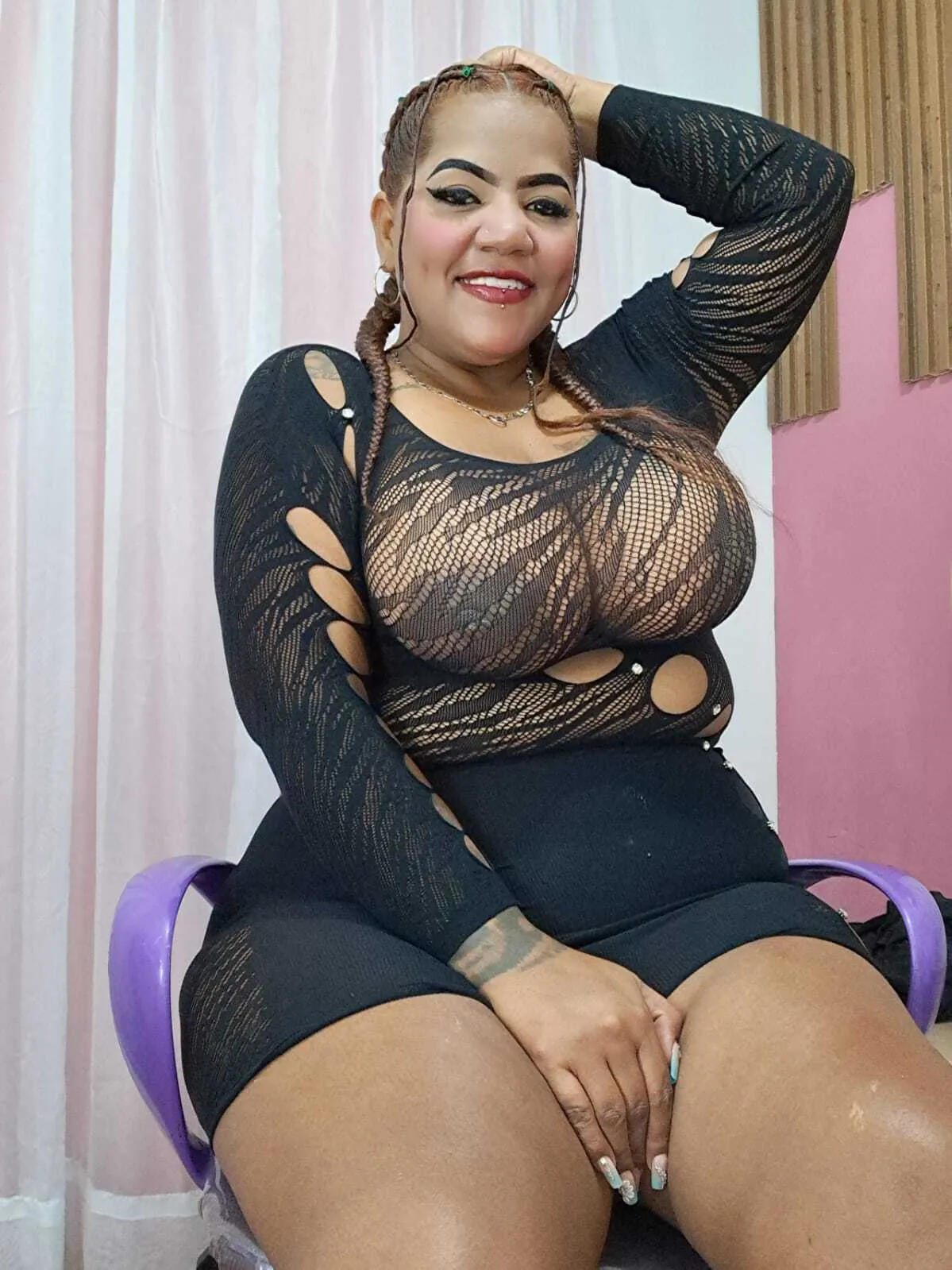Live sex webcam photo for gisell_bigboobs #8109899