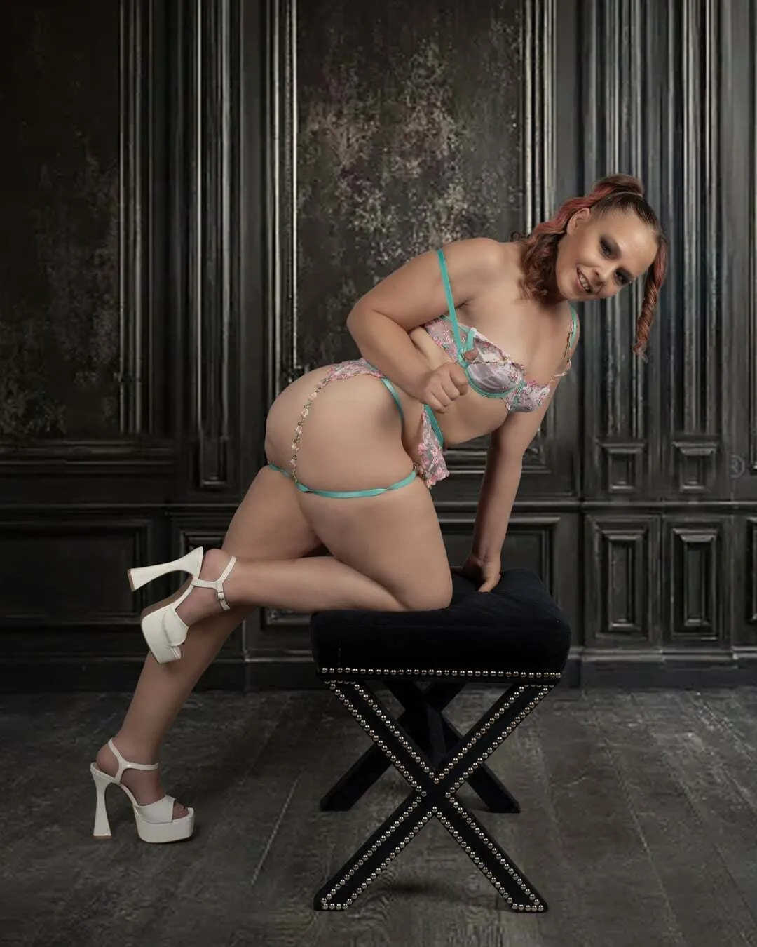 Live sex webcam photo for NikkiBea #8498624