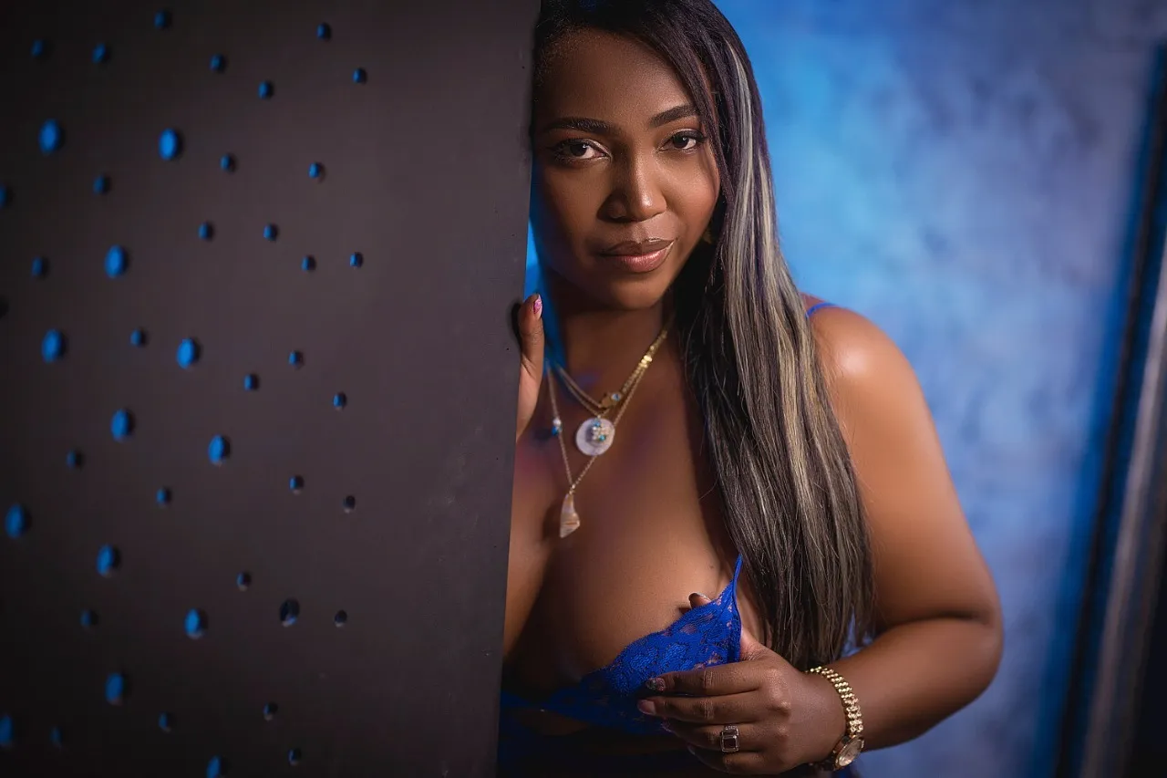 Live sex webcam photo for DiamonndRosse #8627782