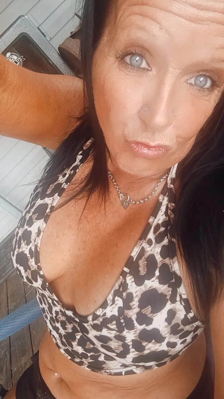 Live sex webcam photo for FeleciaFox #8440947