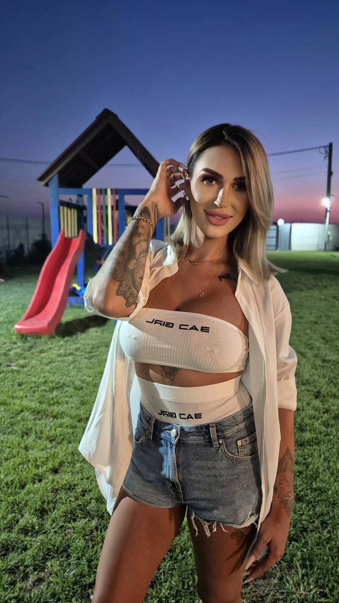 Live sex webcam photo for Nicol2Naya #8647763