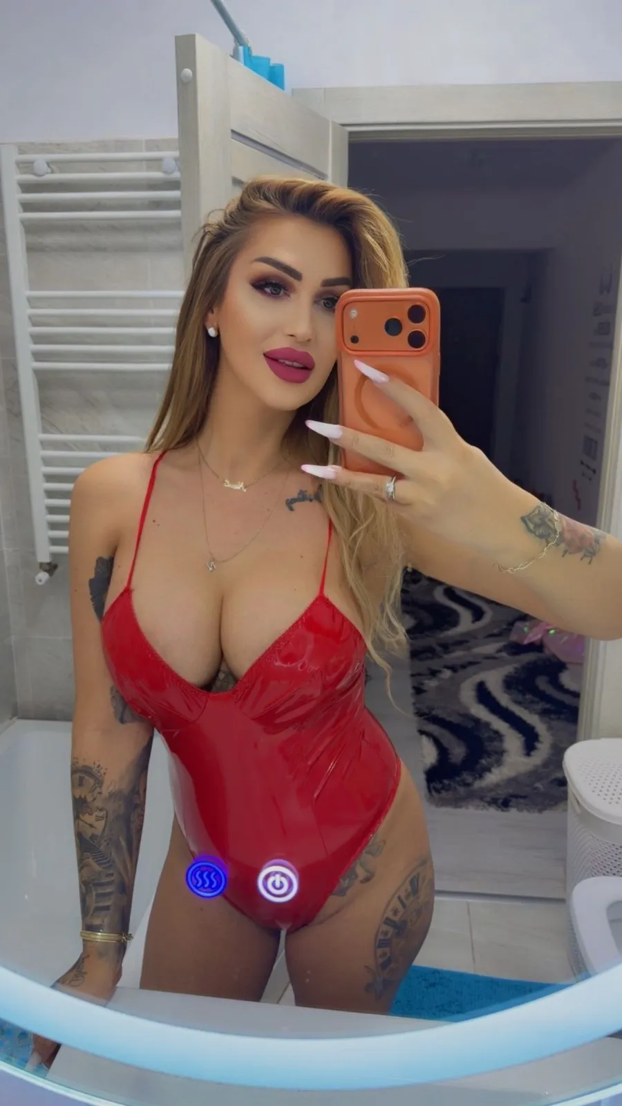 Live sex webcam photo for Nicol2Naya #8528901