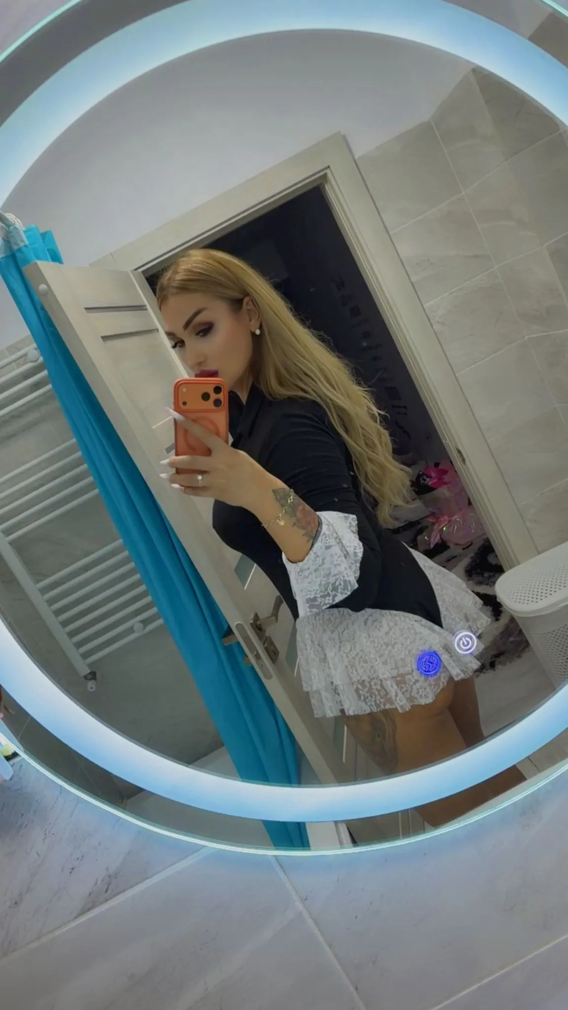 Live sex webcam photo for Nicol2Naya #8536818
