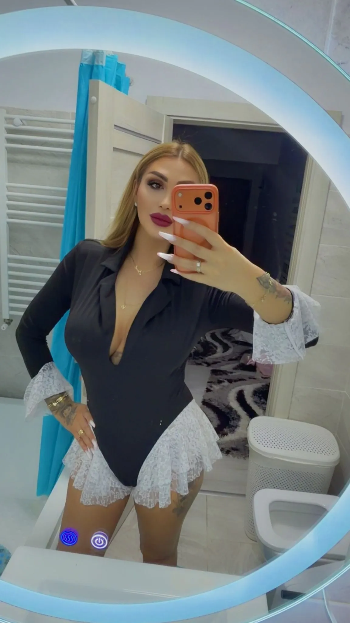 Live sex webcam photo for Nicol2Naya #8536821