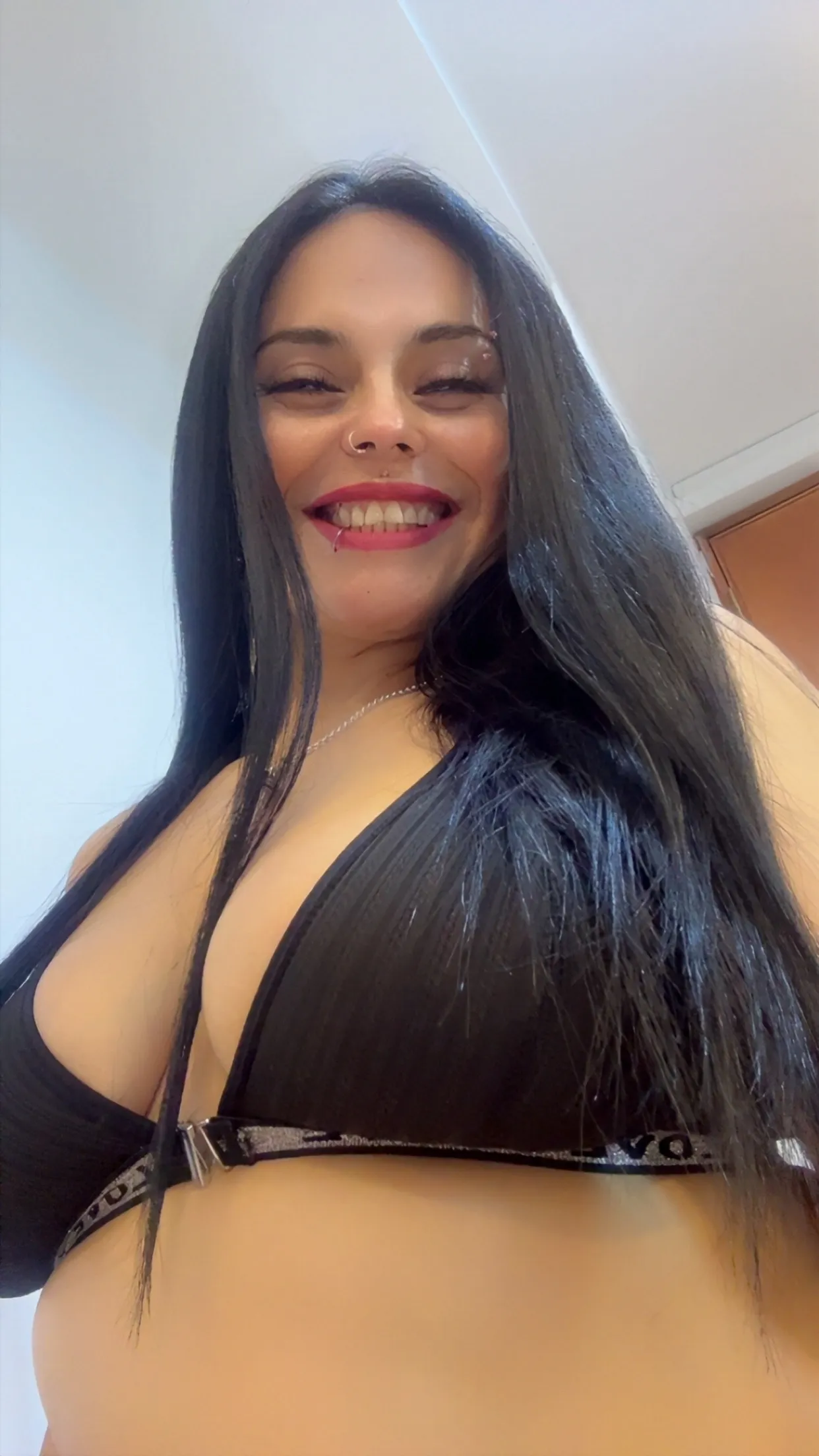 Live sex webcam photo for CharlotteCottin #8556611