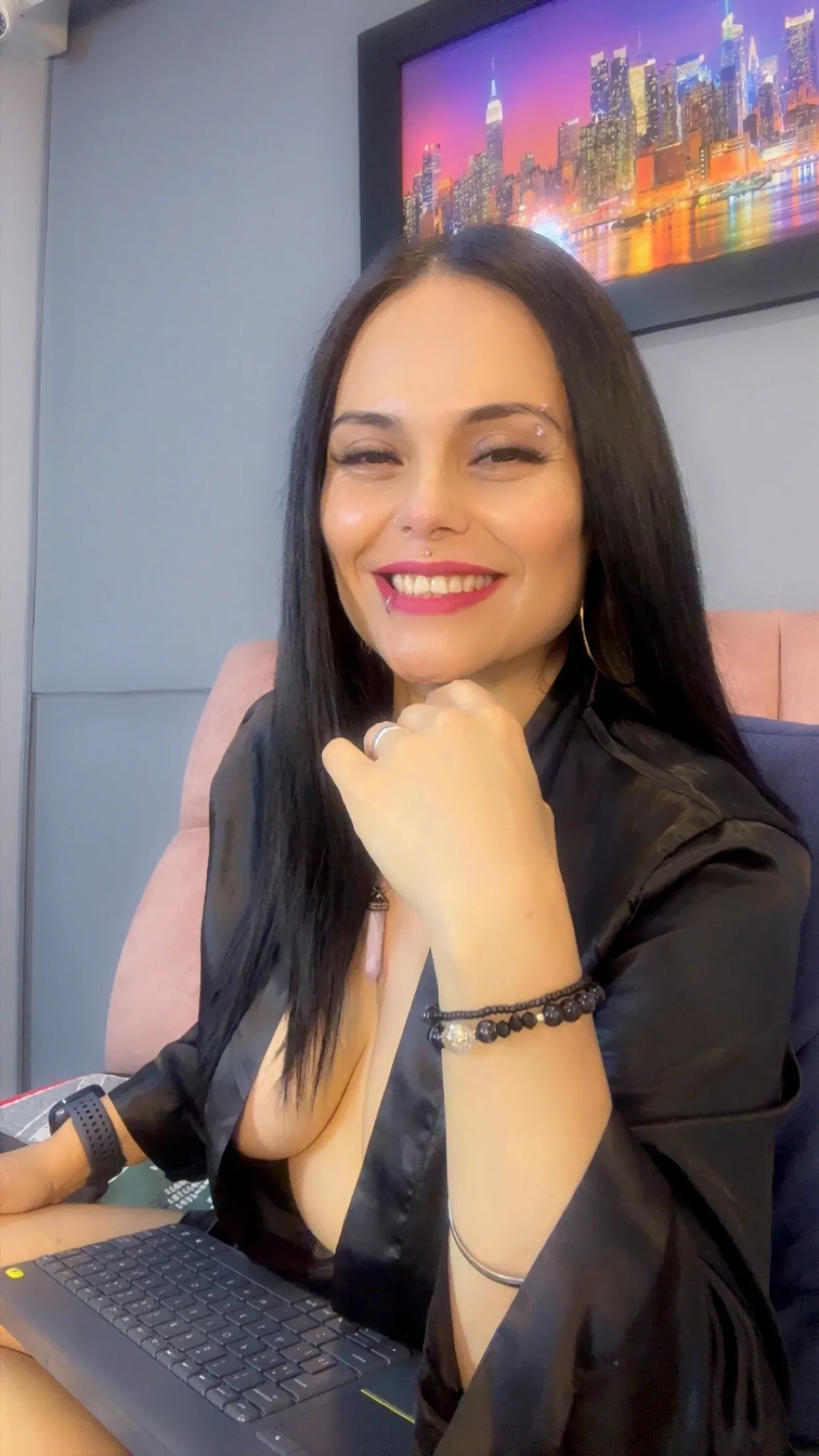 Live sex webcam photo for CharlotteCottin #8570667