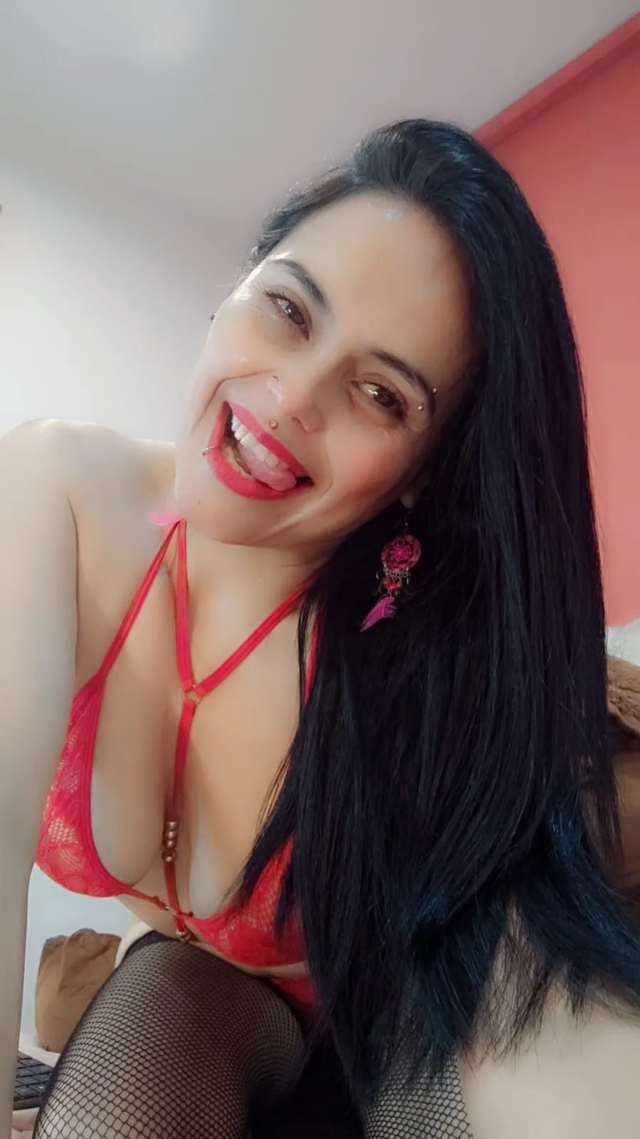 Live sex webcam photo for CharlotteCottin #8066036