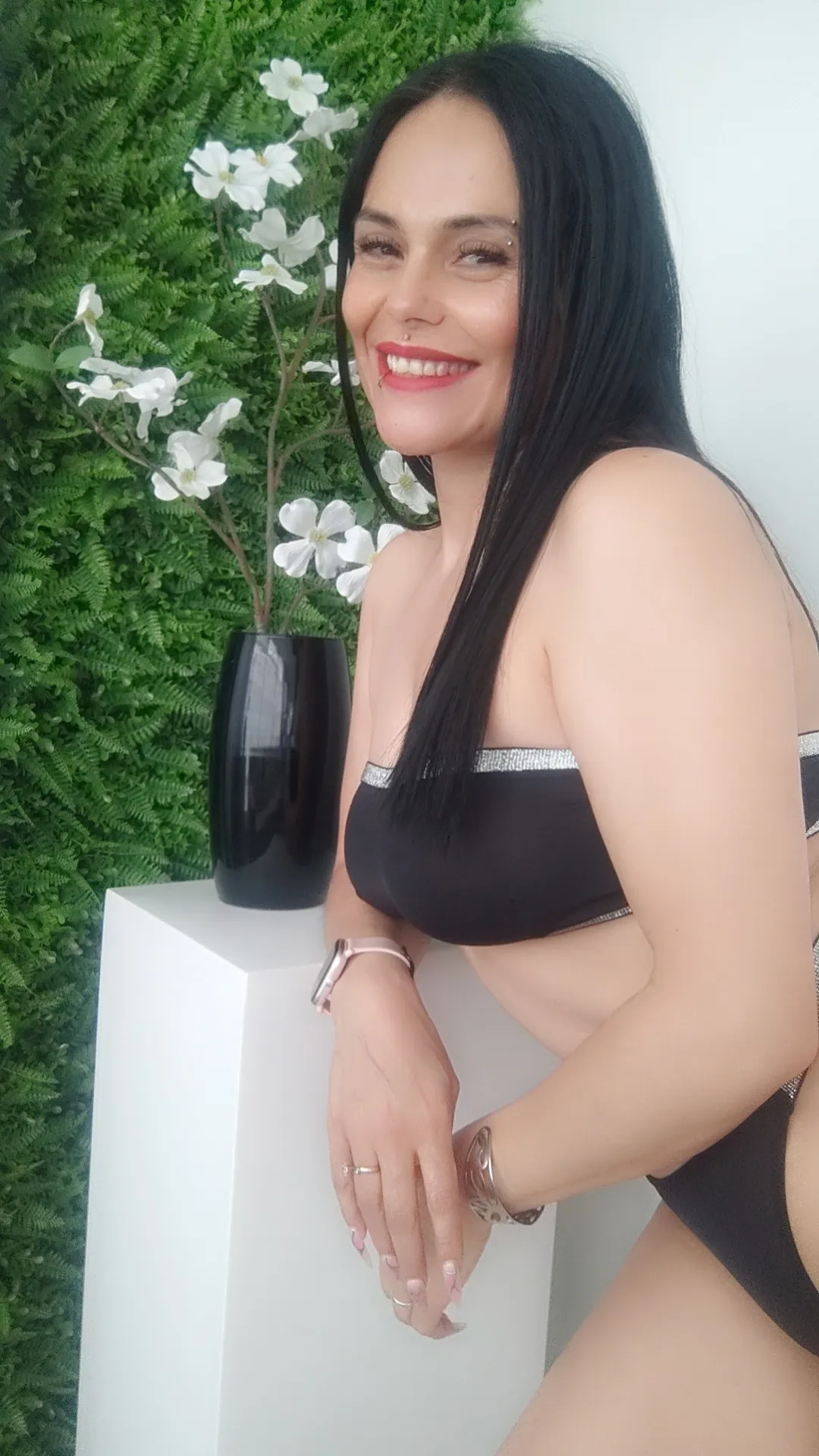 Live sex webcam photo for CharlotteCottin #8092357
