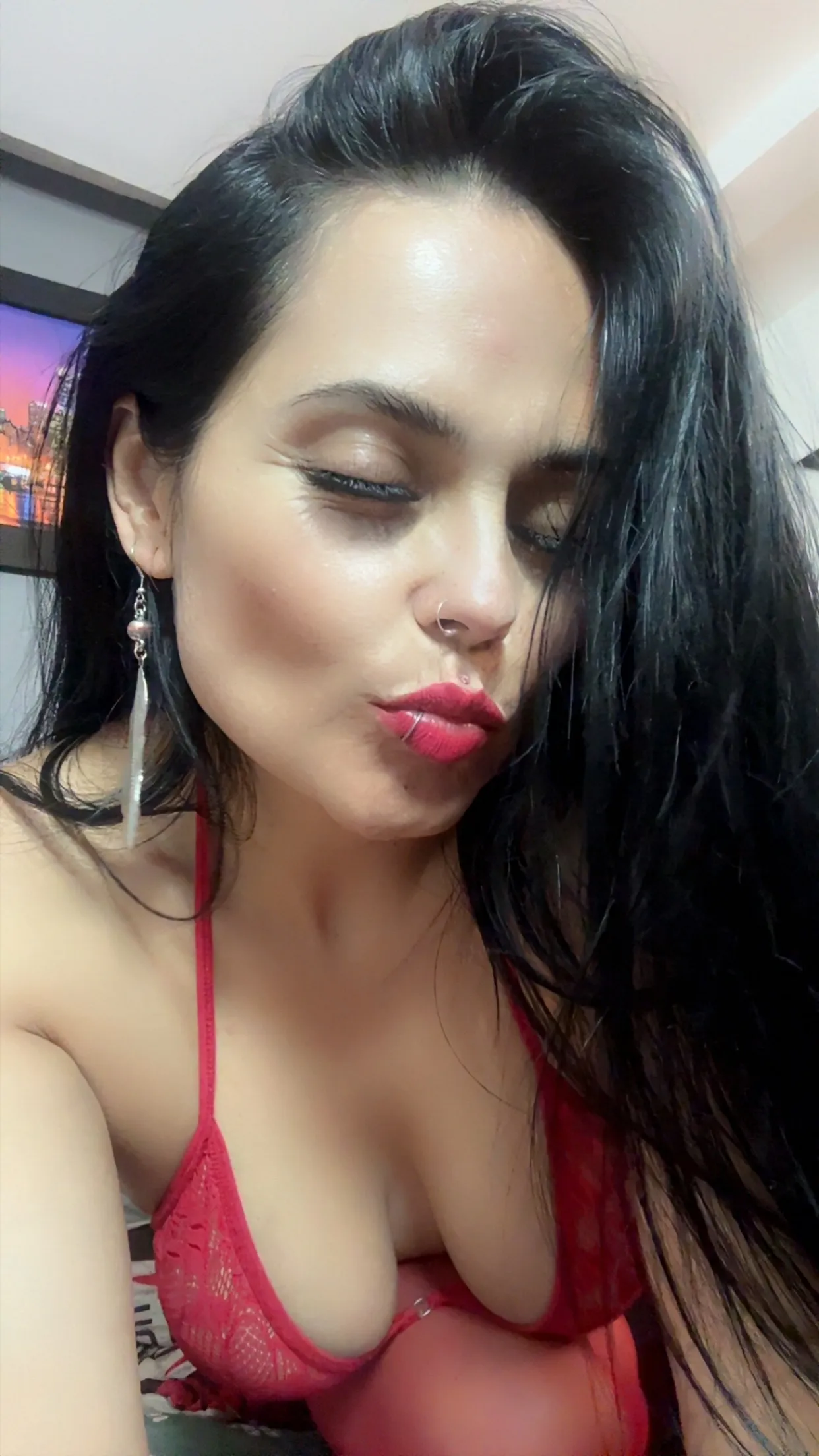Live sex webcam photo for CharlotteCottin #8510611