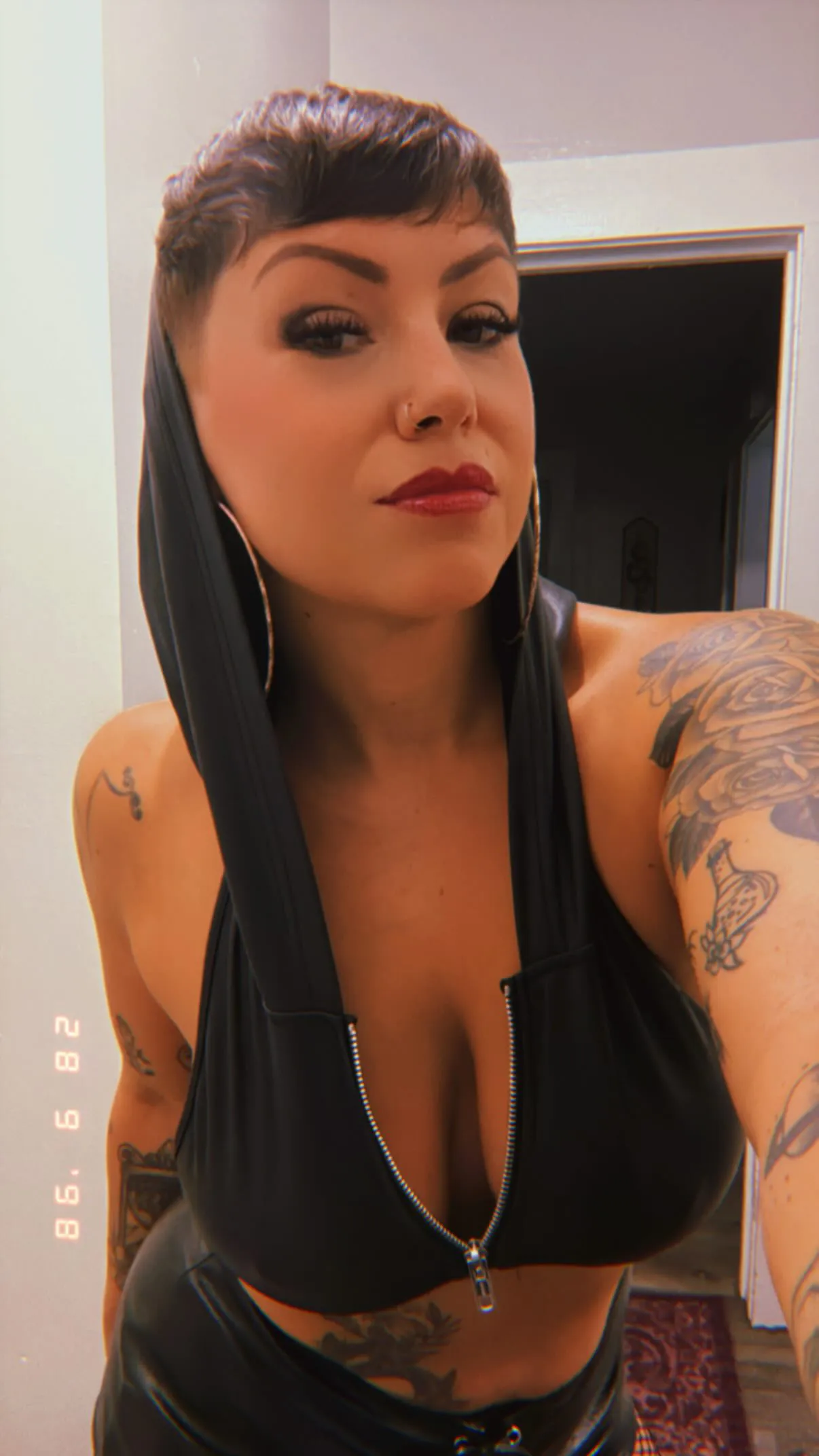 Live sex webcam photo for GoddessPixieXOXO #8074462