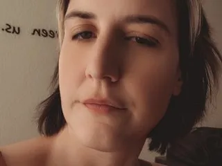 Live sex webcam photo for BellaWinters25 #8481142