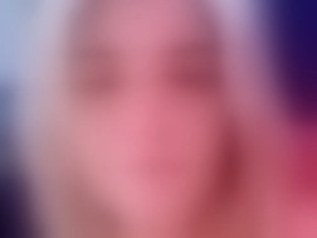 Live sex webcam photo for BellaWinters25 #8259680