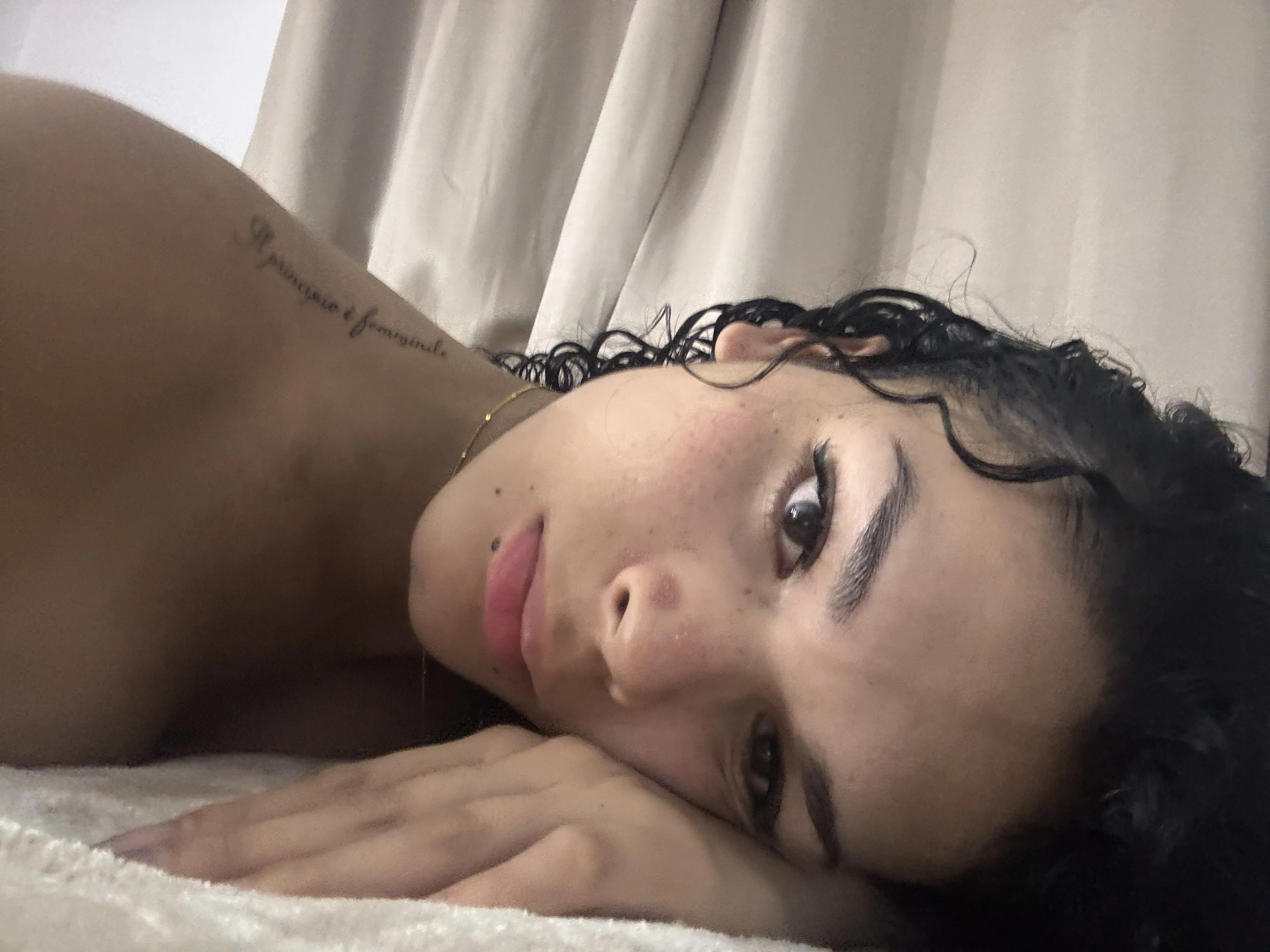 Live sex webcam photo for Giadecolombia #8487837