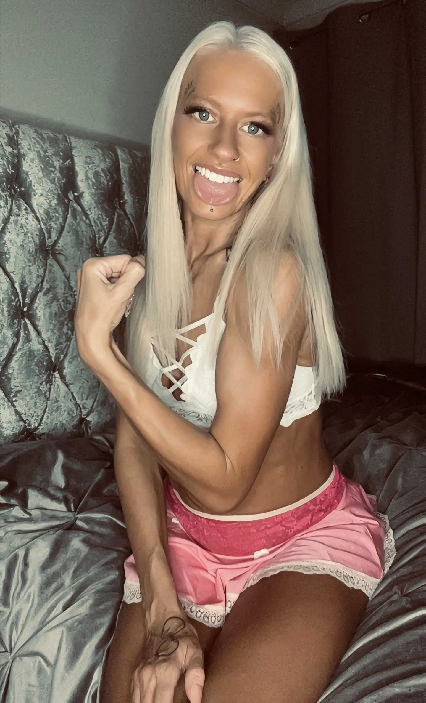 Live sex webcam photo for BabeBeth40 #8555993