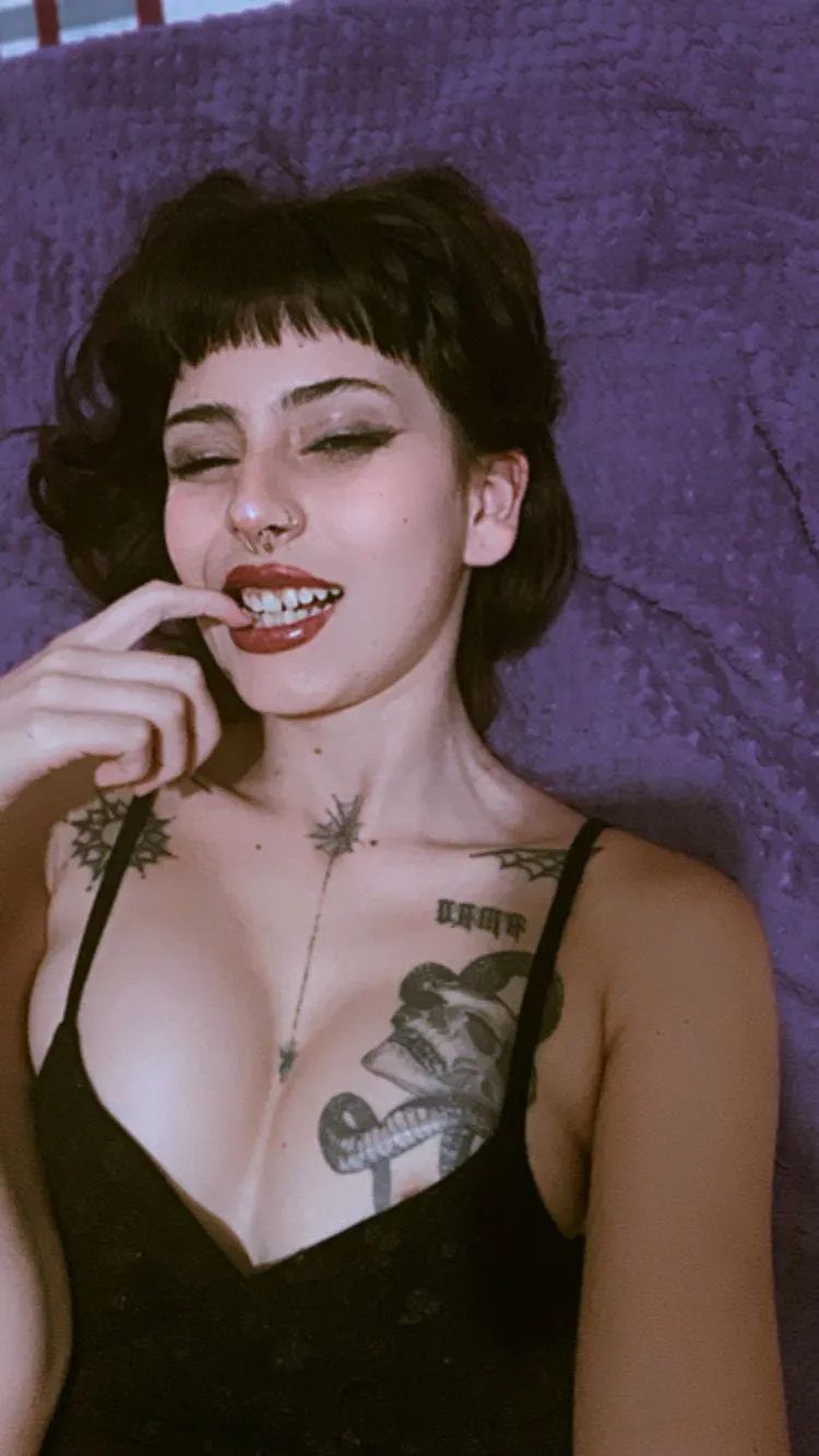 Live sex webcam photo for Ethlox_xxx #8201903