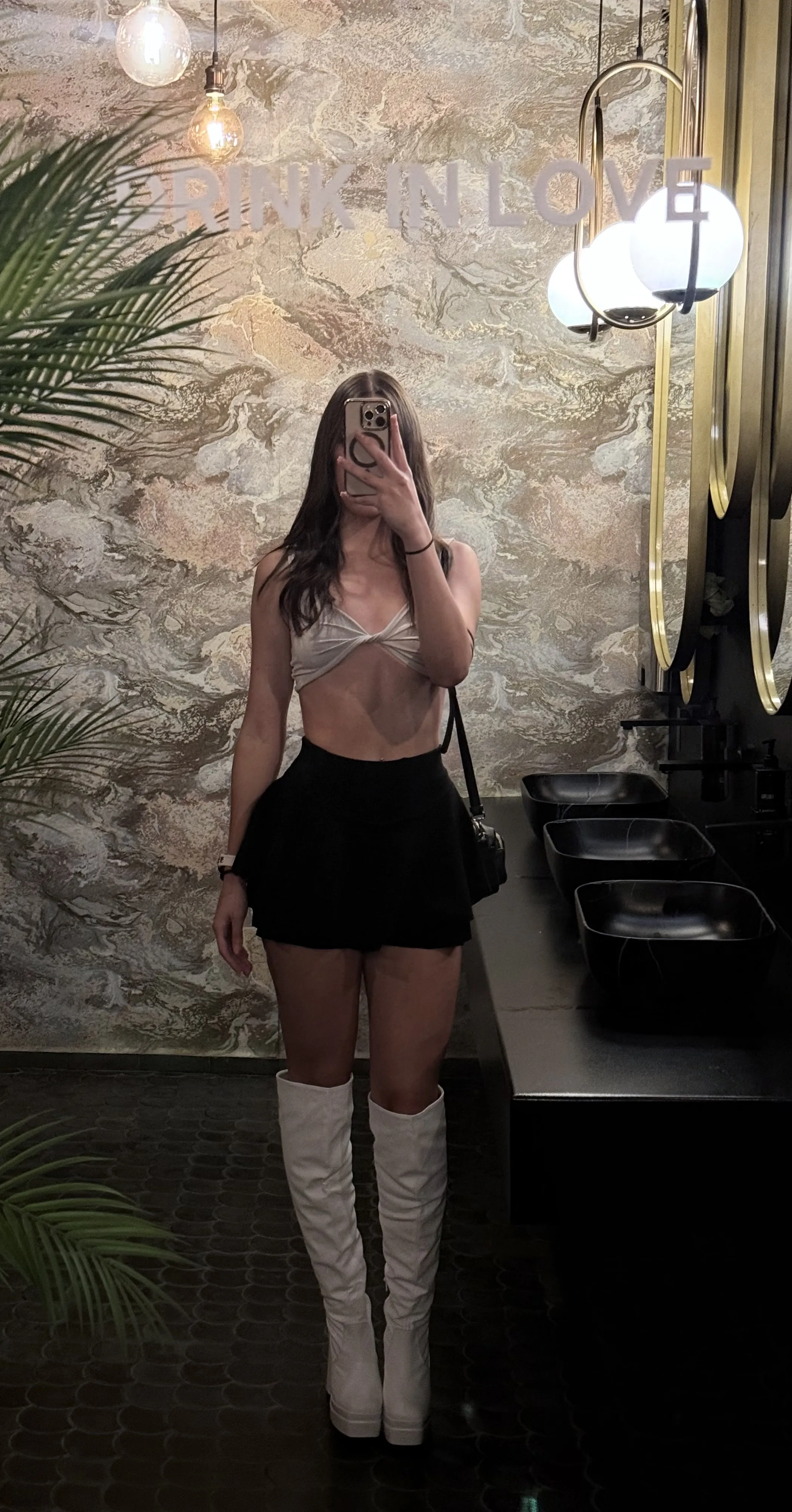 Live sex webcam photo for Arya_Bloom #8382018