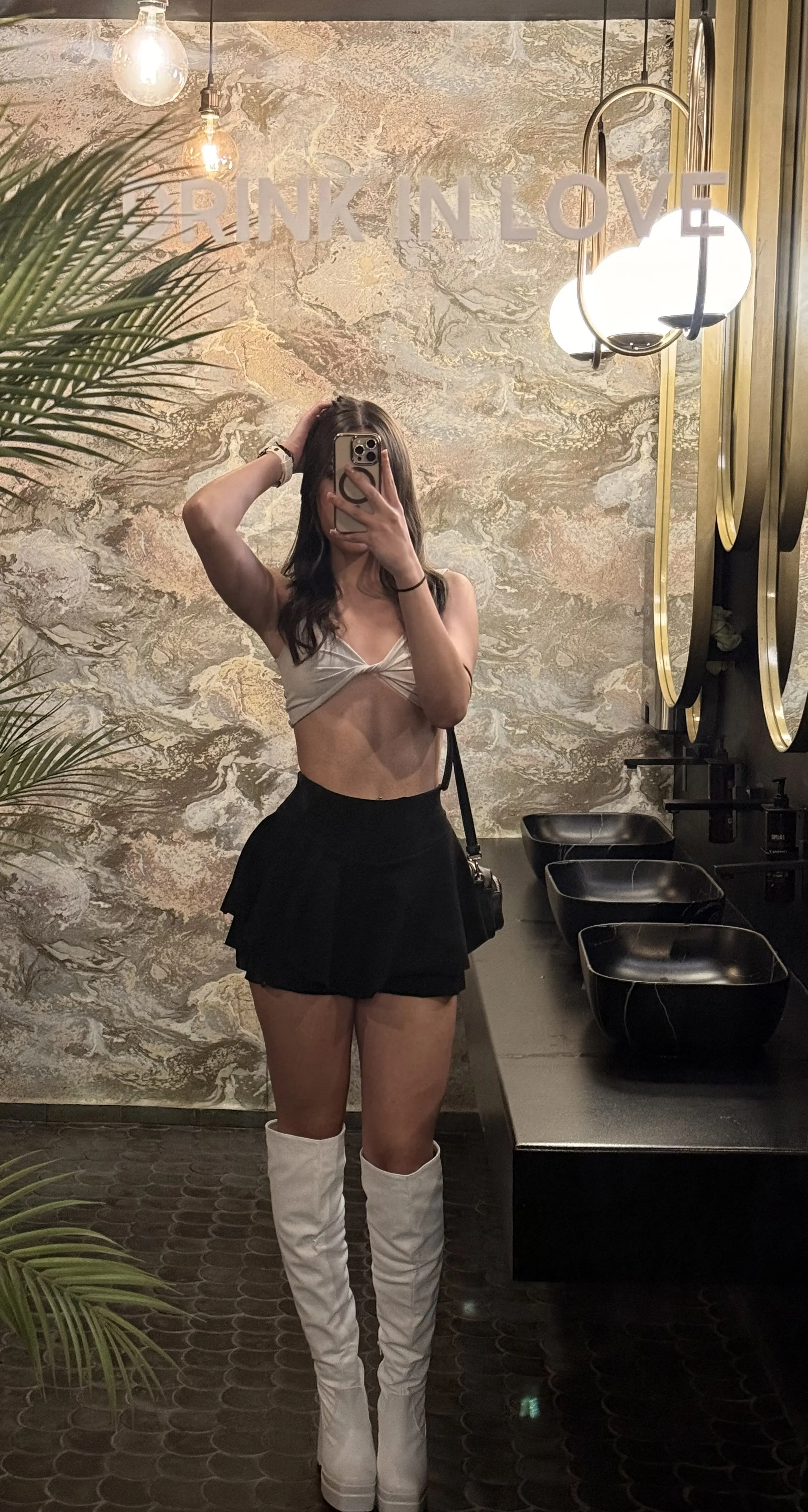 Live sex webcam photo for Arya_Bloom #8382017
