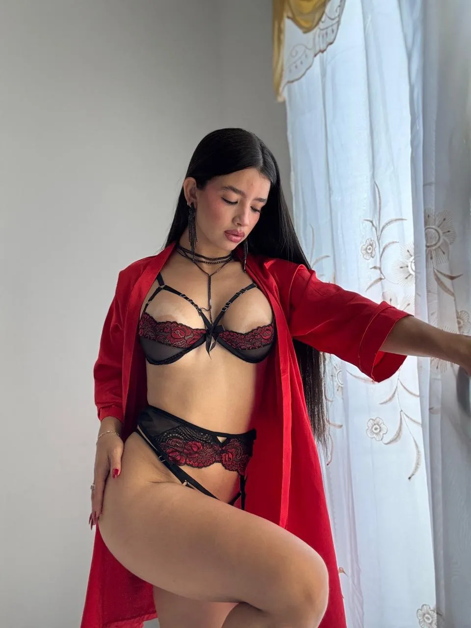 Live sex webcam photo for MiaThomsommm #8472825