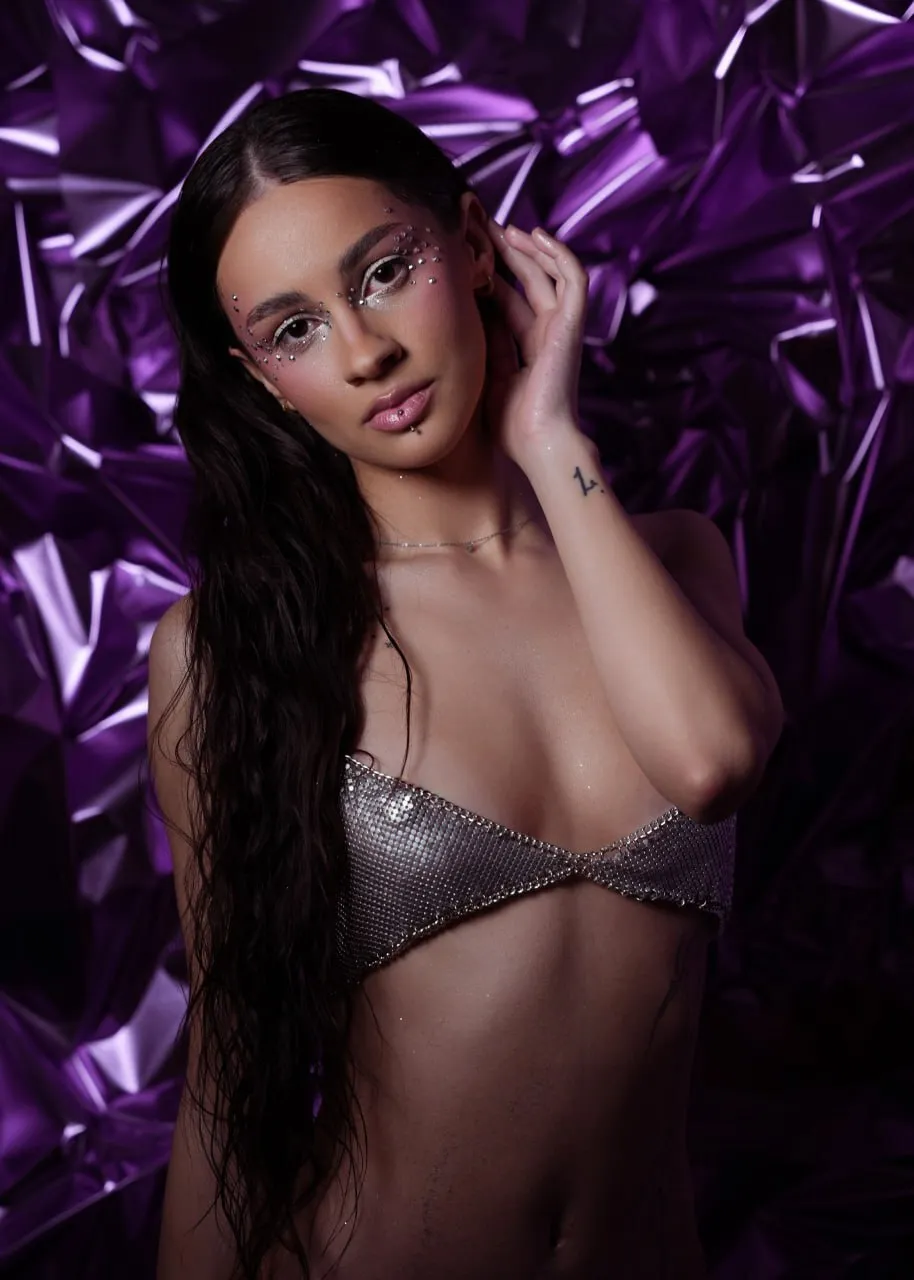 Live sex webcam photo for ValexieLux #8650657