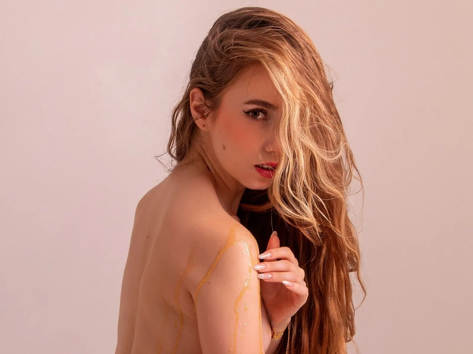 Live sex webcam photo for OliviaMaine #8150887