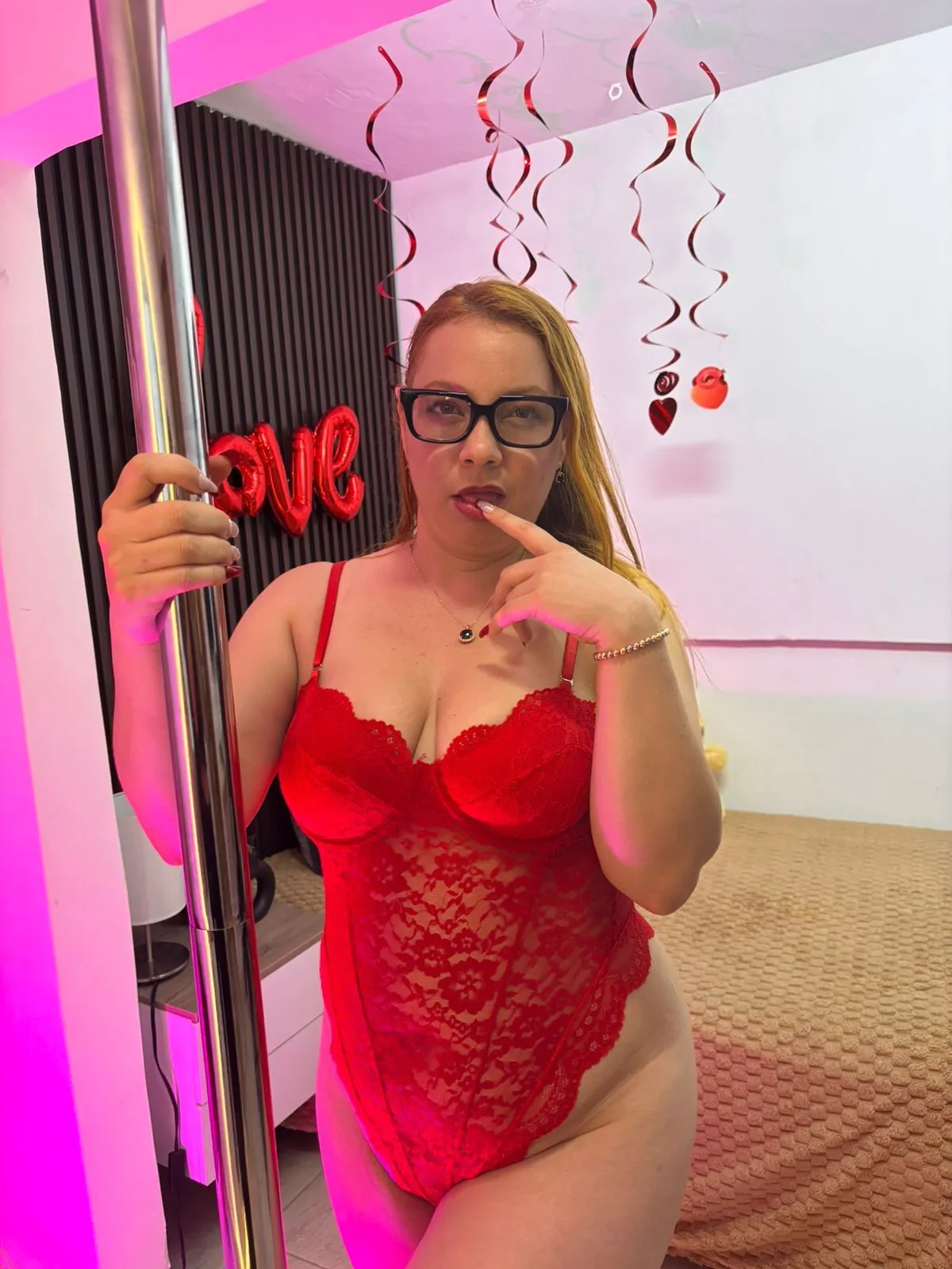 Live sex webcam photo for PerlaDixon #8289753