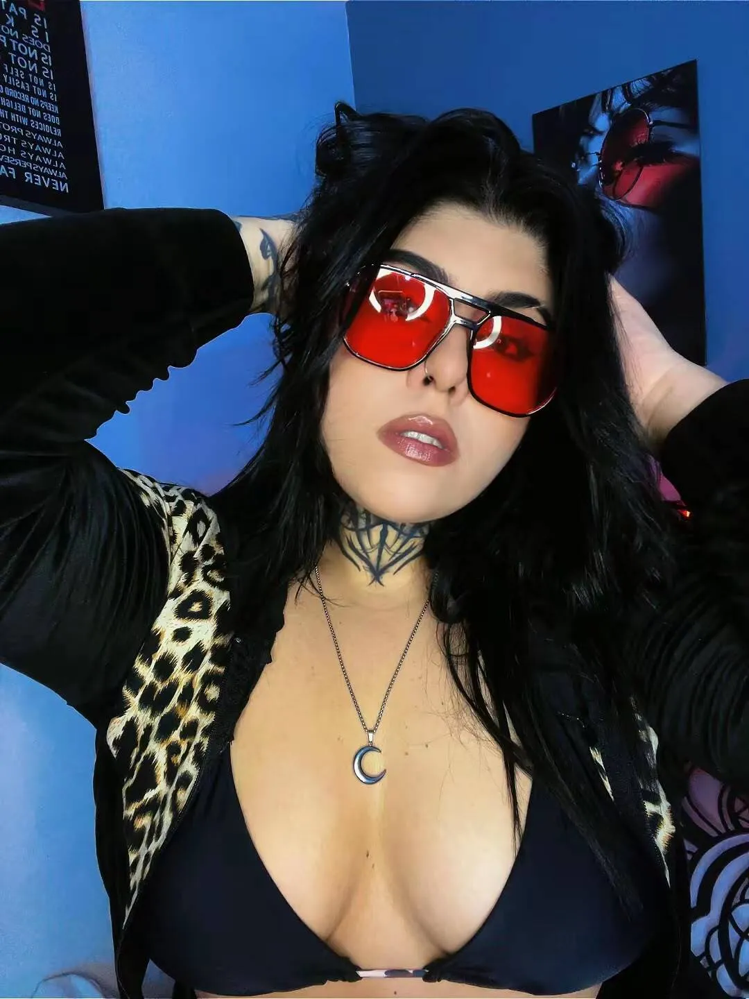 Live sex webcam photo for veronika_metalstar #8638906