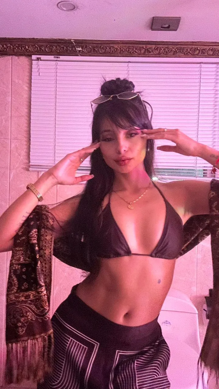 Live sex webcam photo for ThaliaColliins #8369423