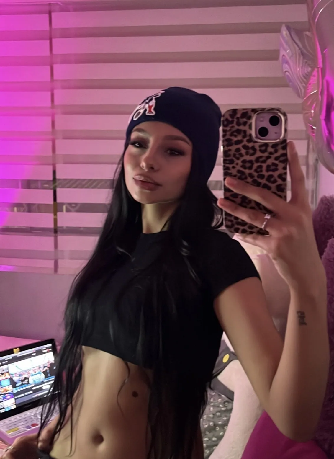 Live sex webcam photo for ThaliaColliins #8276357
