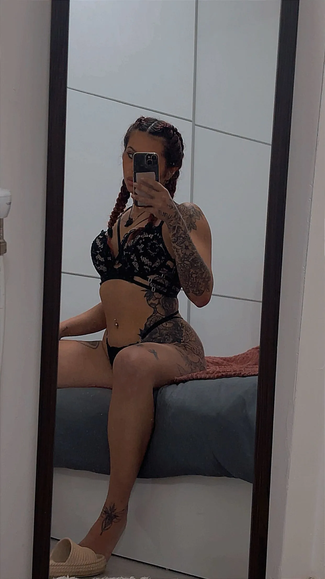 Live sex webcam photo for AaliyahRaexo #8261322