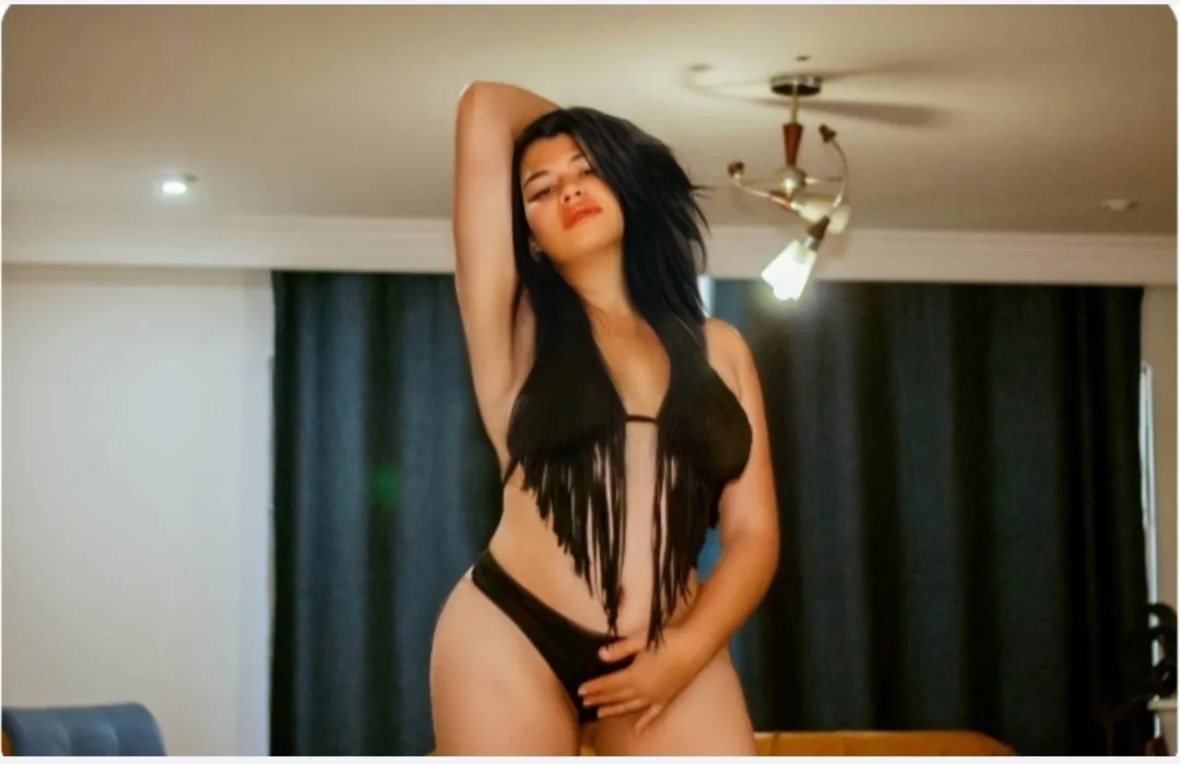 Live sex webcam photo for ALMAWHITEE #8340245