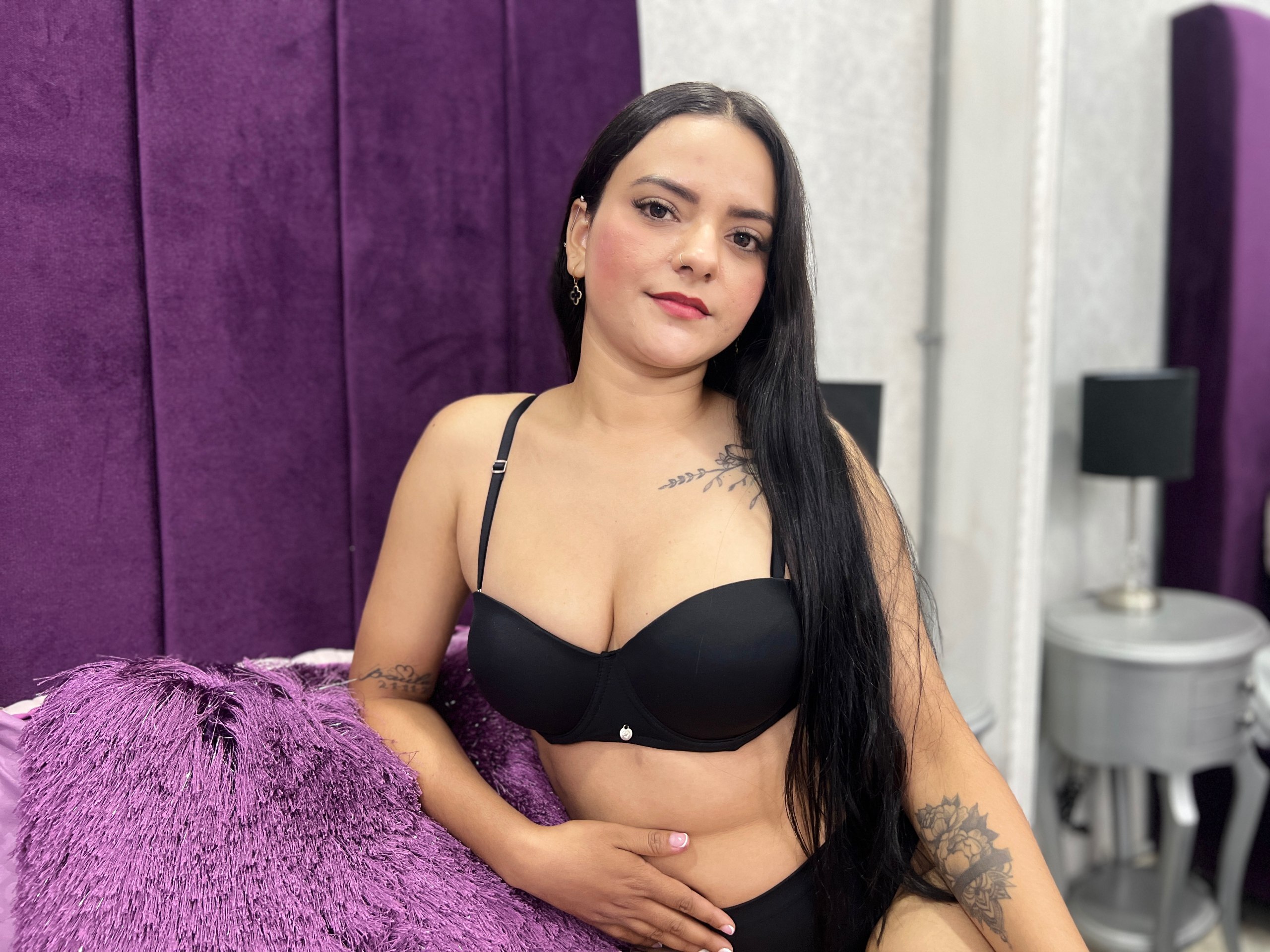 Live sex webcam photo for KatheCollinss #8612141