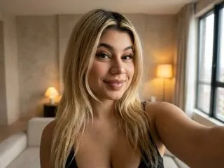Live sex webcam photo for MeliGrey #8605446