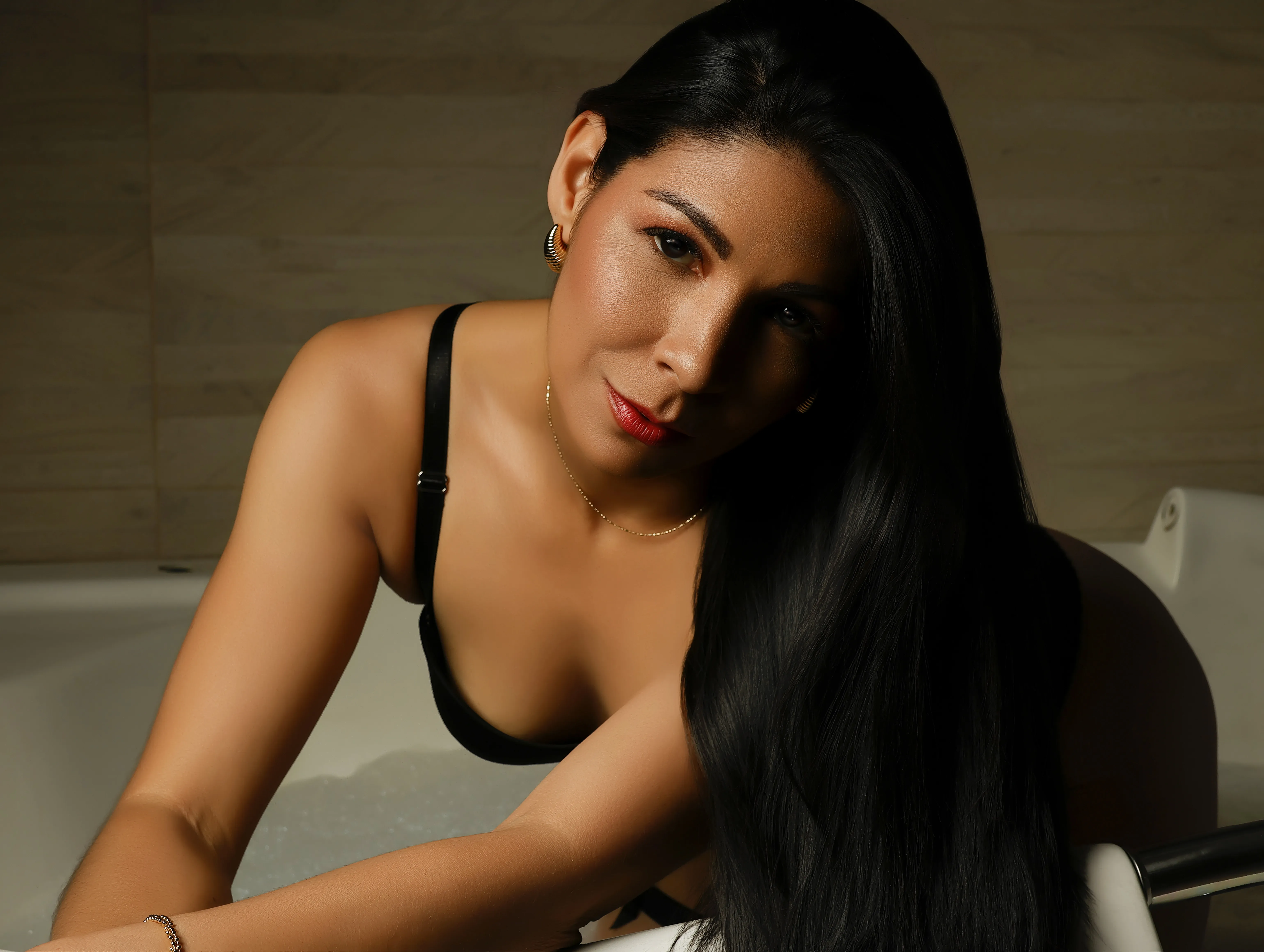 Live sex webcam photo for EliseBell #8211365