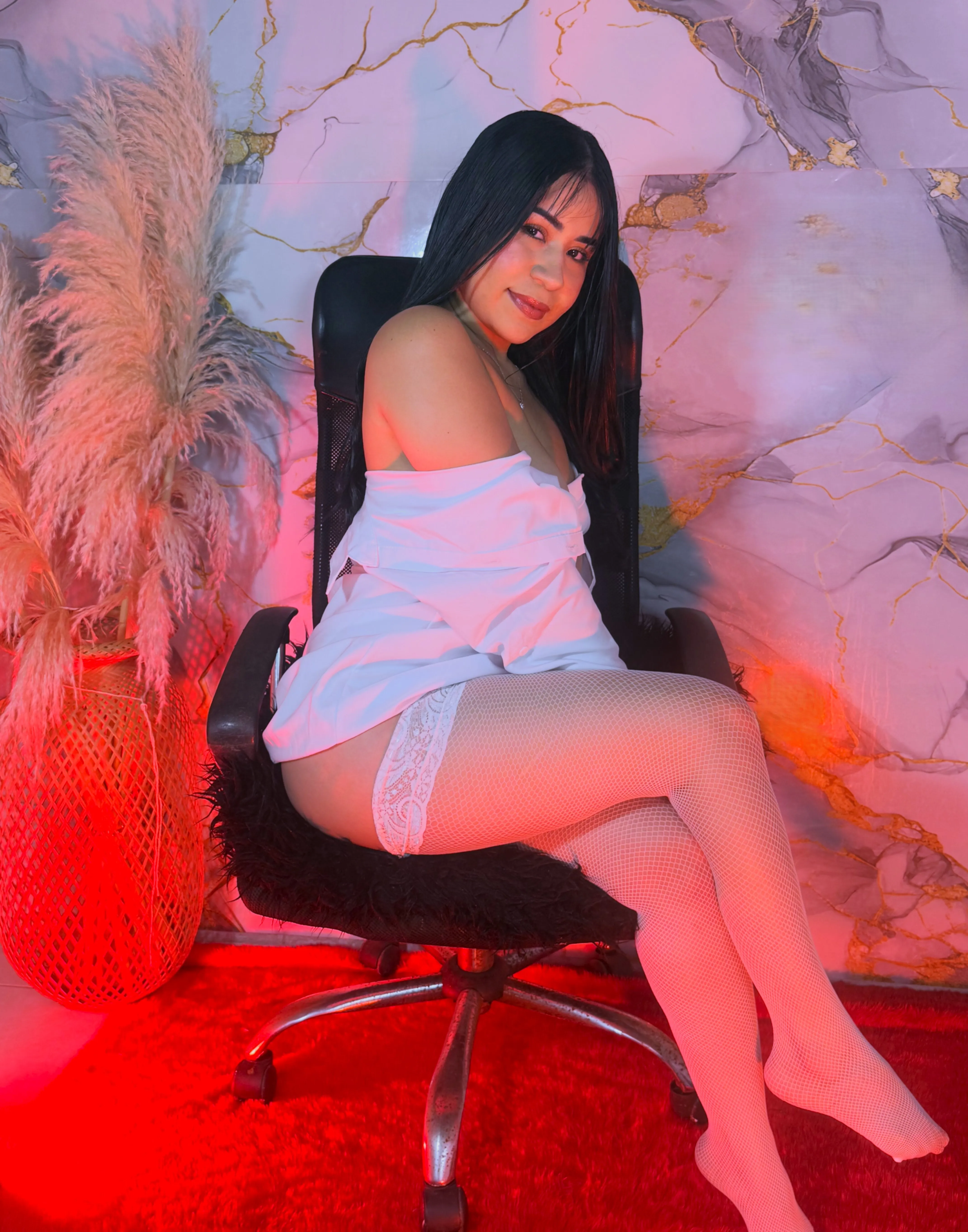 Live sex webcam photo for CeleesteRose #8597093