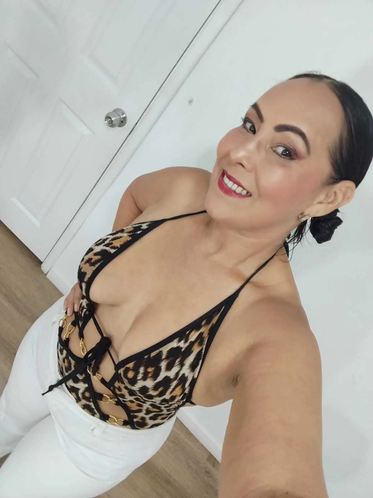 Live sex webcam photo for SaraBiigAss #8527295