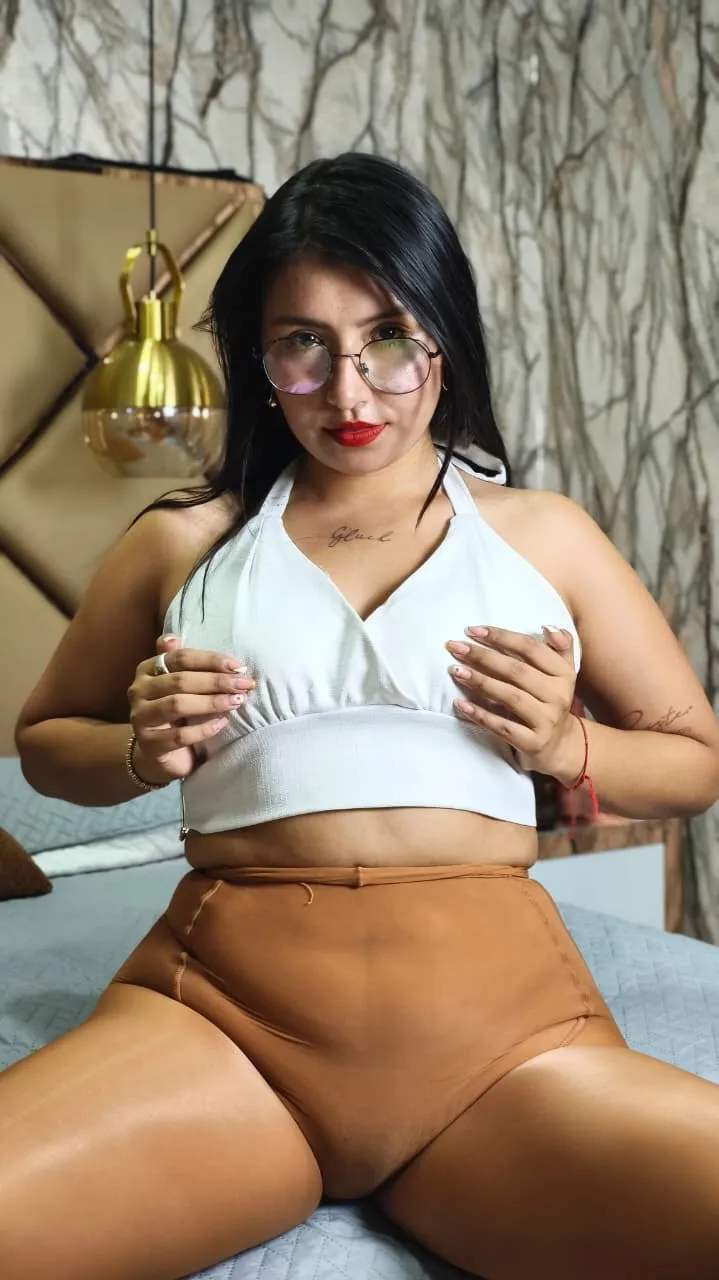 Live sex webcam photo for Princess_annie #8648574