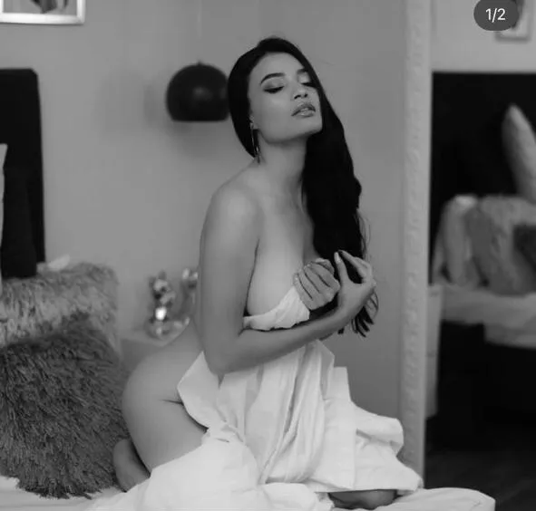 Live sex webcam photo for JulianaSoto20 #8529621