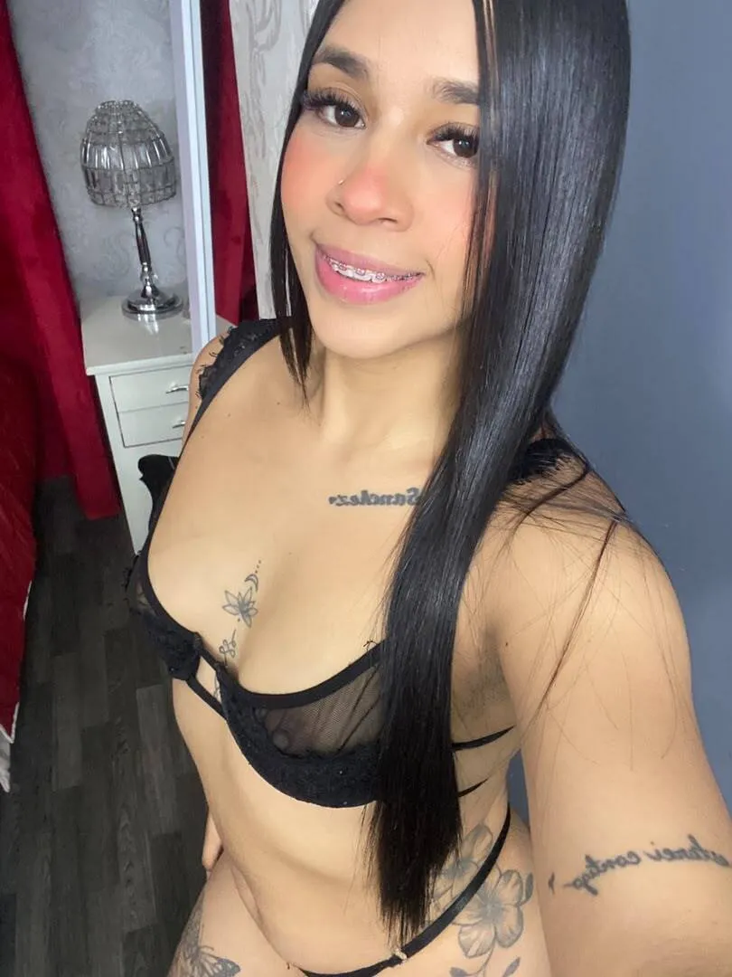 Live sex webcam photo for MegannLeblanc #8607281