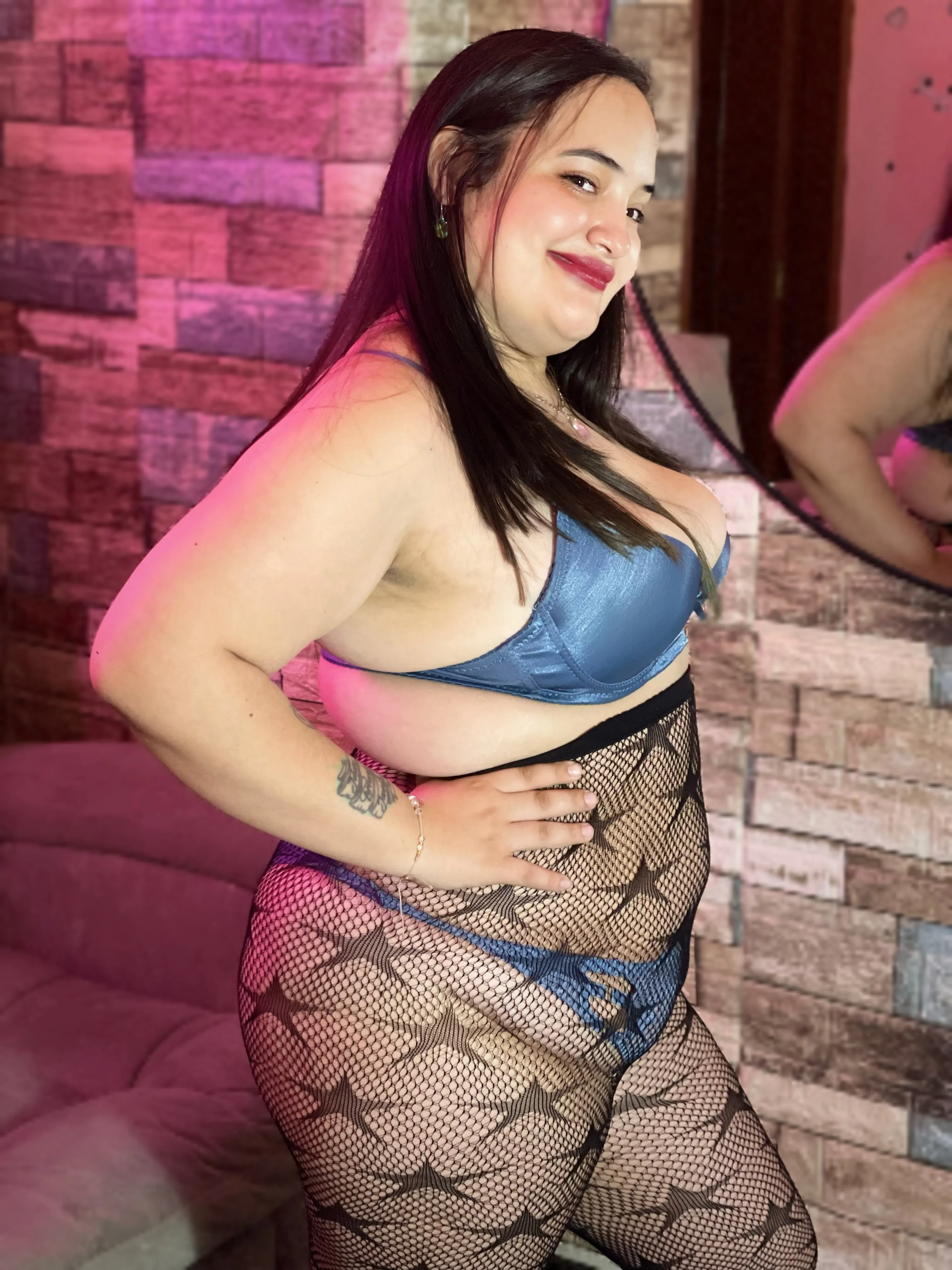 Live sex webcam photo for MiaRous69 #8392442